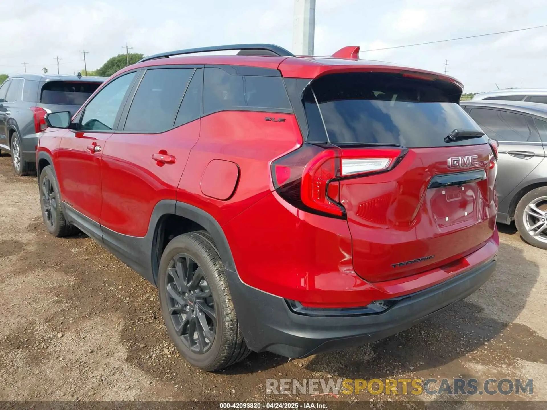 3 fotografías del automóvil dañado 3GKALMEG3RL278680 GMC TERRAIN 2024