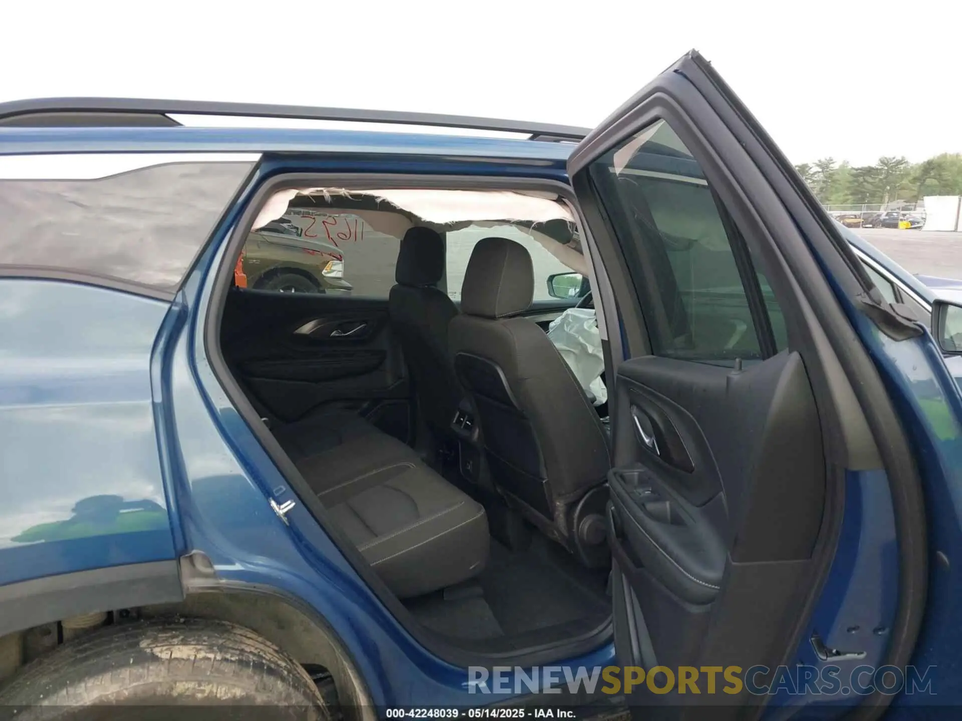6 fotografías del automóvil dañado 3GKALMEG4RL249642 GMC TERRAIN 2024