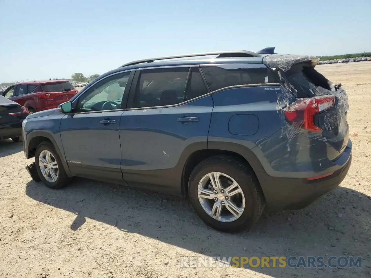 2 fotografías del automóvil dañado 3GKALMEG4RL267977 GMC TERRAIN 2024