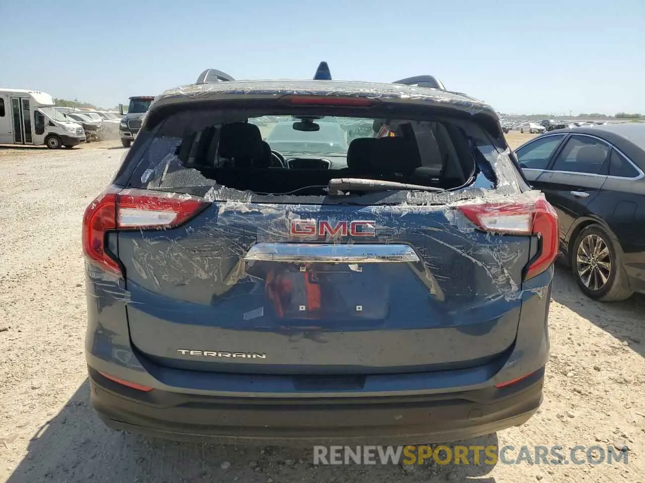 6 fotografías del automóvil dañado 3GKALMEG4RL267977 GMC TERRAIN 2024