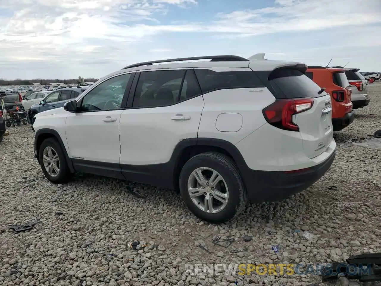 2 fotografías del automóvil dañado 3GKALMEG4RL332729 GMC TERRAIN 2024