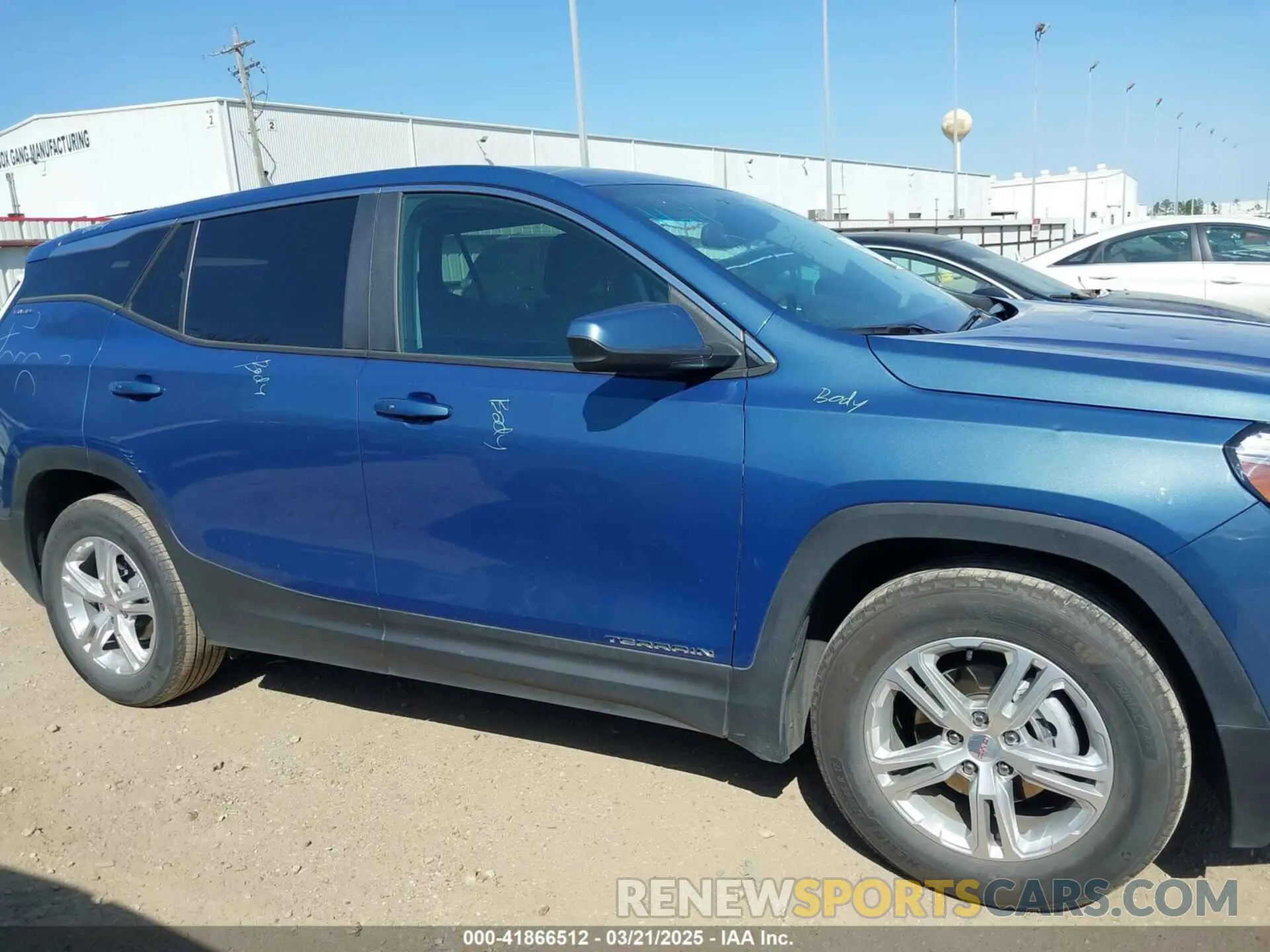 13 fotografías del automóvil dañado 3GKALMEG4RL338241 GMC TERRAIN 2024
