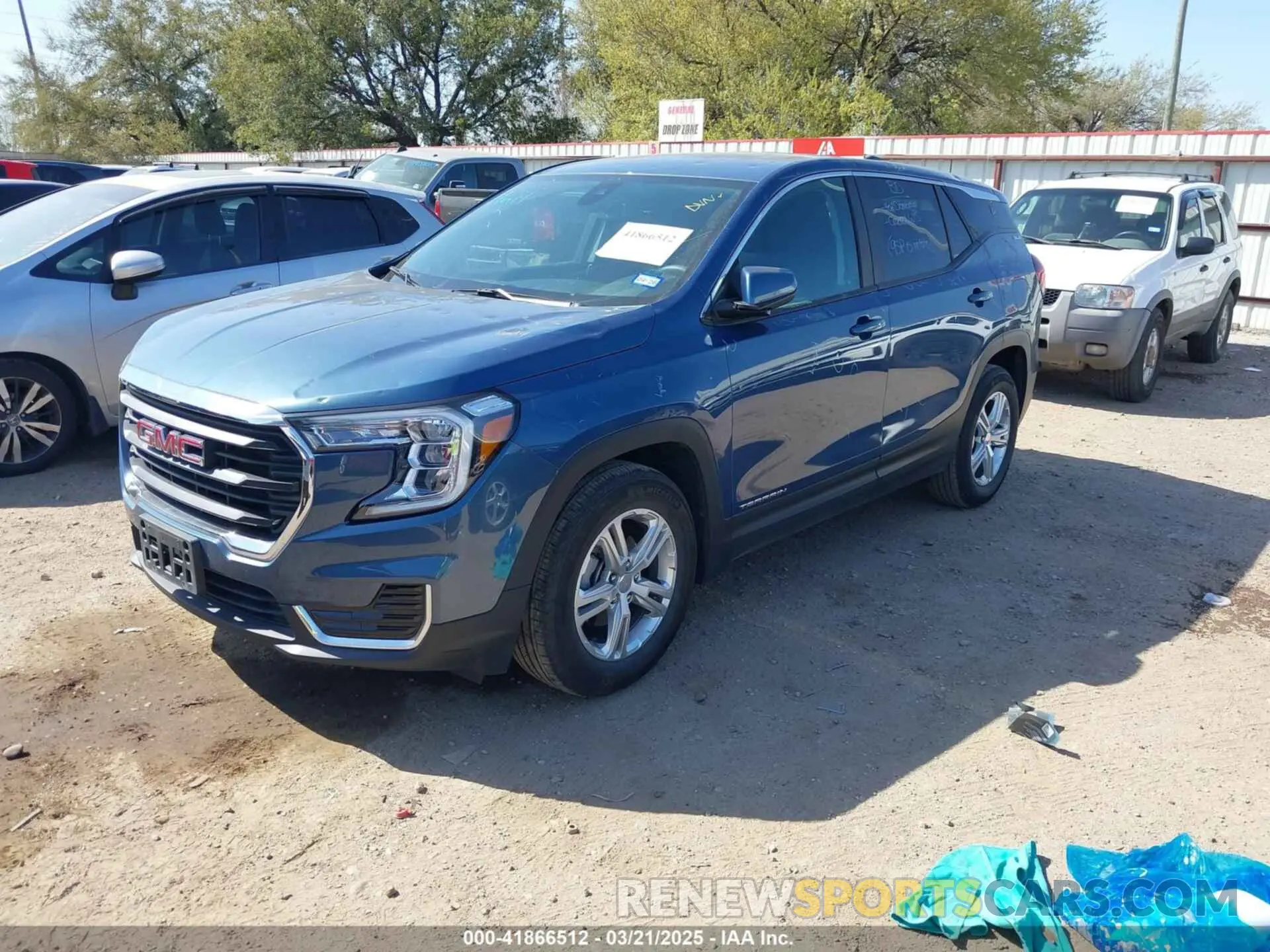 2 fotografías del automóvil dañado 3GKALMEG4RL338241 GMC TERRAIN 2024