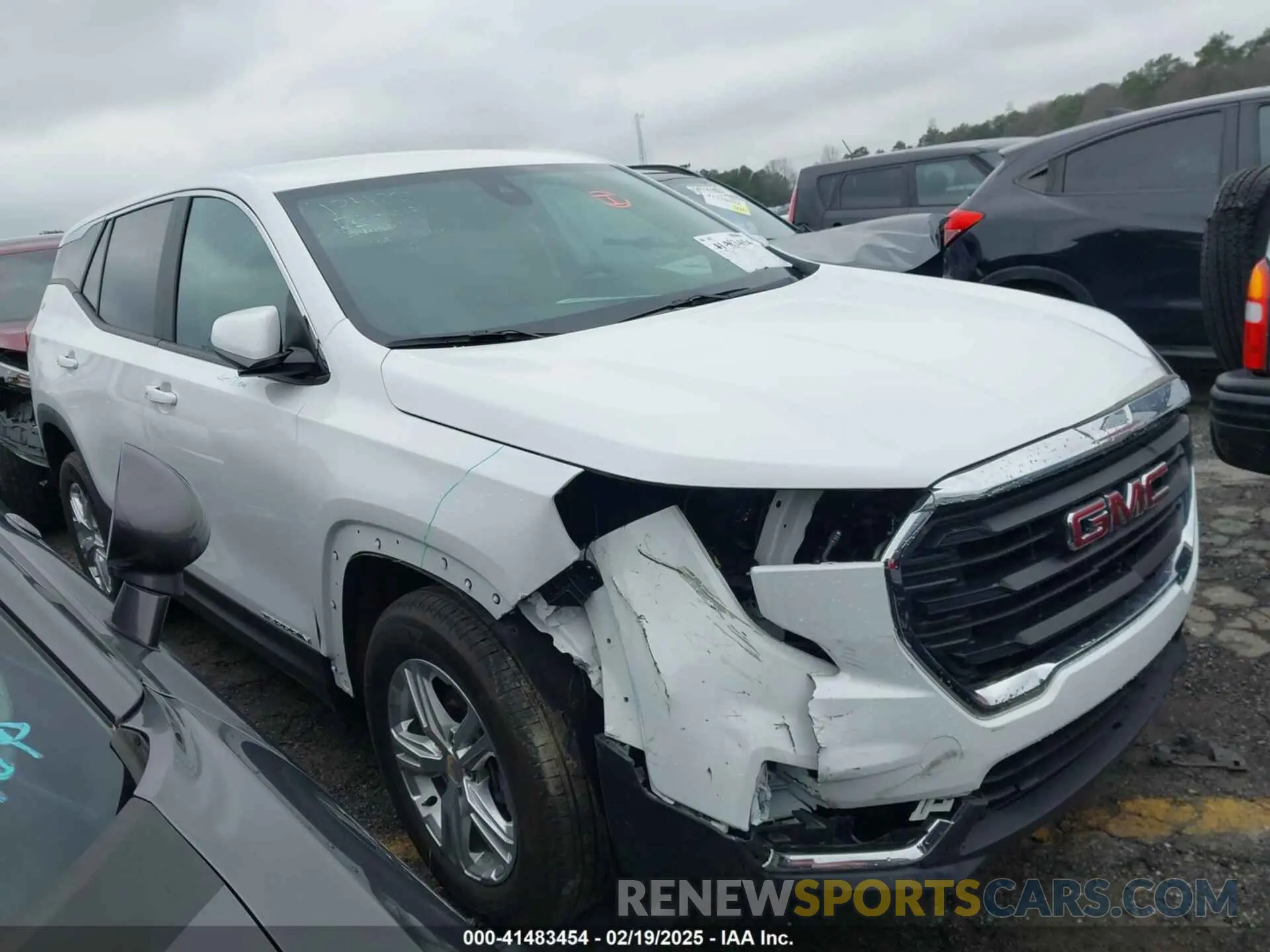 13 fotografías del automóvil dañado 3GKALMEG4RL373894 GMC TERRAIN 2024