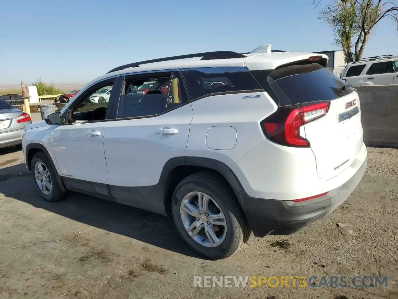 2 fotografías del automóvil dañado 3GKALMEG5RL389117 GMC TERRAIN 2024