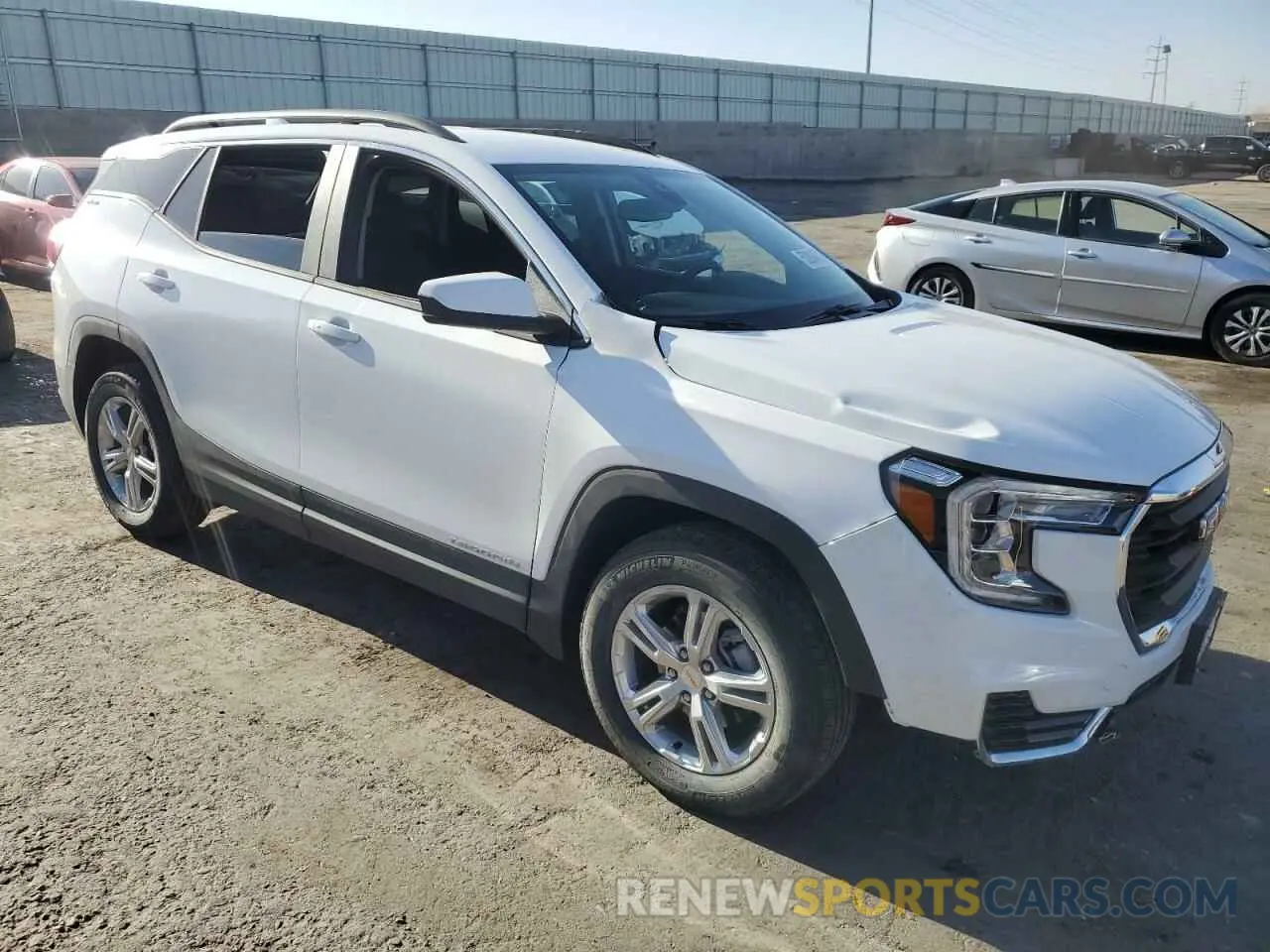 4 fotografías del automóvil dañado 3GKALMEG5RL389117 GMC TERRAIN 2024
