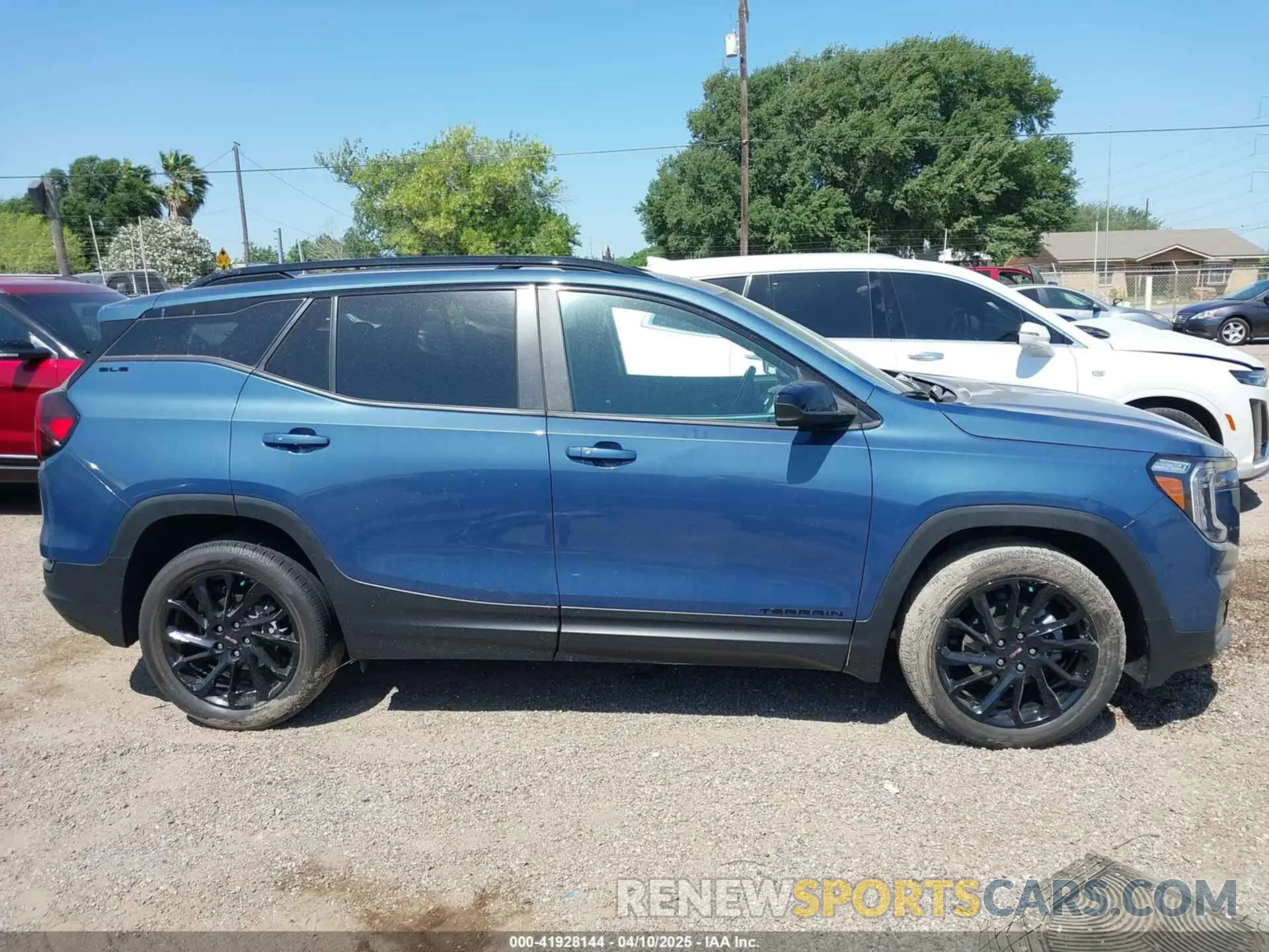 12 fotografías del automóvil dañado 3GKALMEG6RL213094 GMC TERRAIN 2024