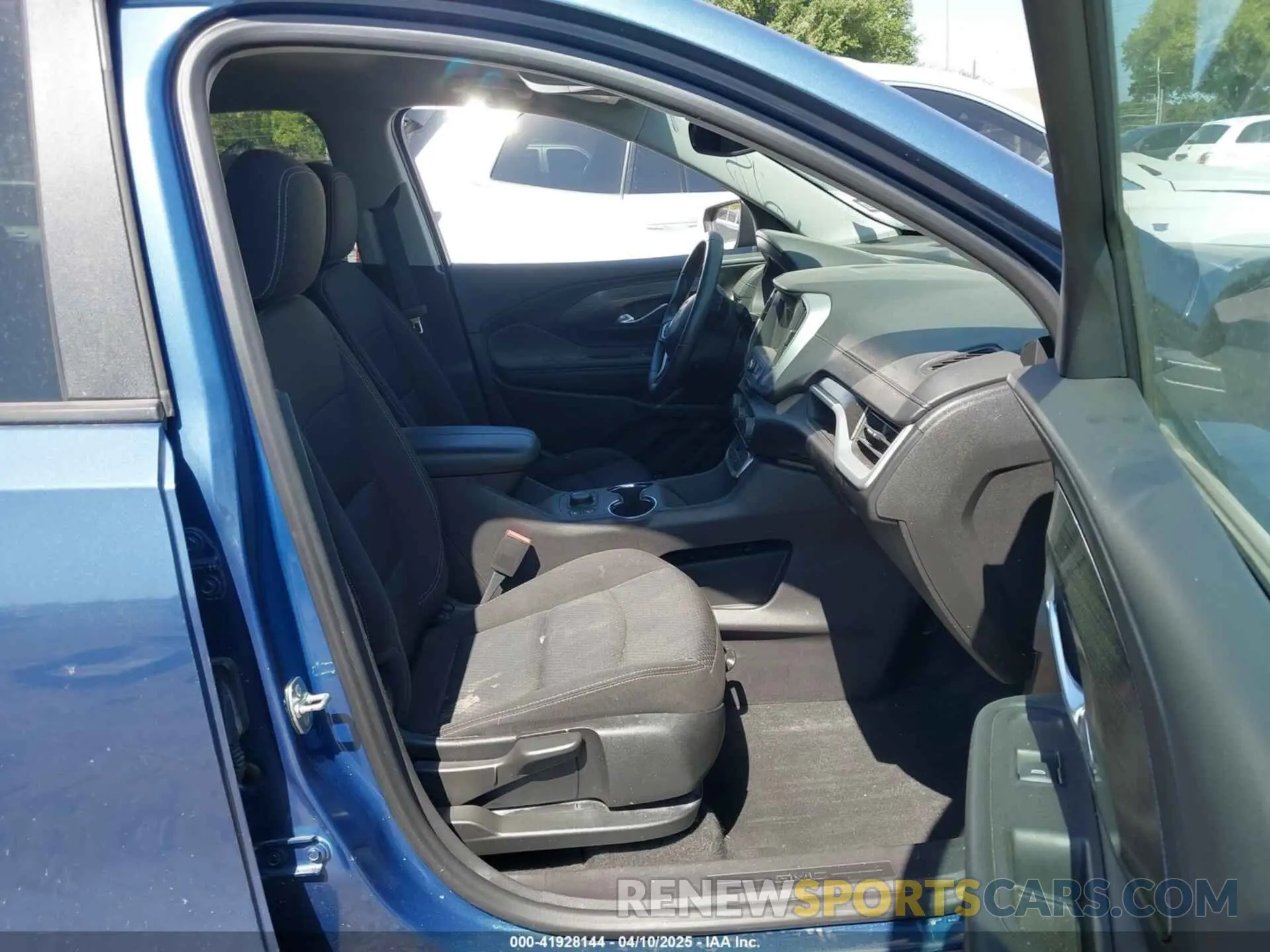 5 fotografías del automóvil dañado 3GKALMEG6RL213094 GMC TERRAIN 2024