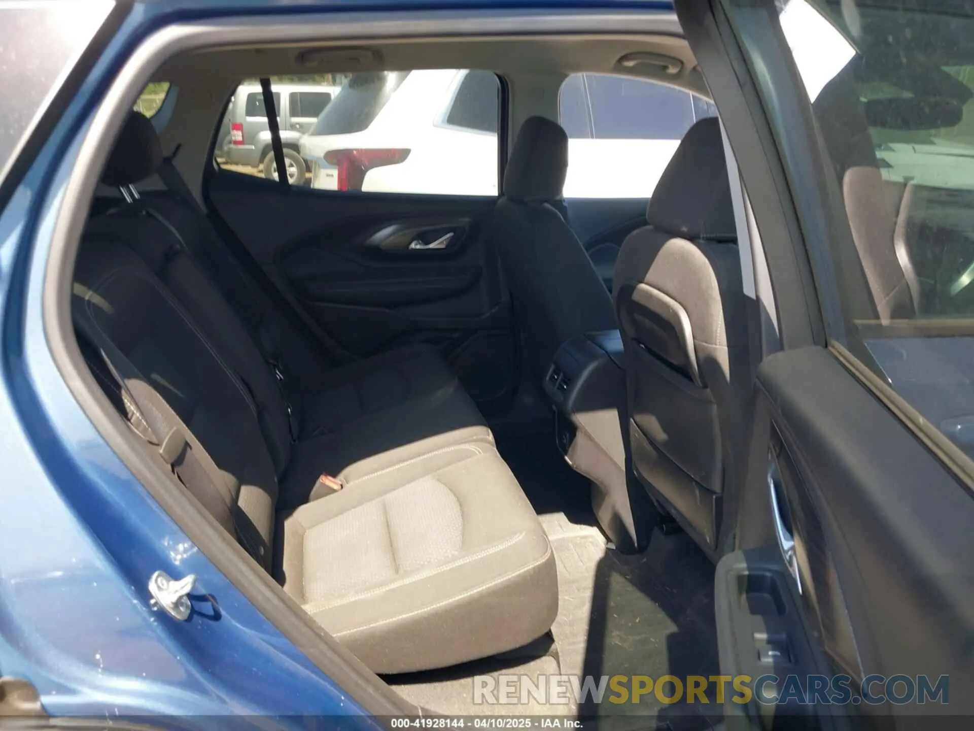 8 fotografías del automóvil dañado 3GKALMEG6RL213094 GMC TERRAIN 2024