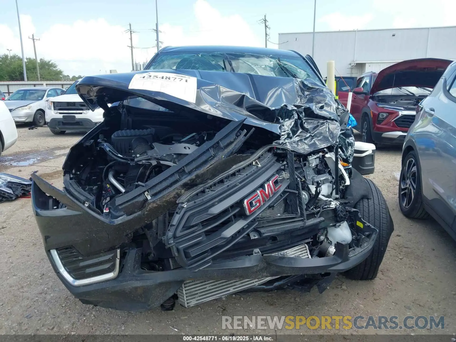 12 fotografías del automóvil dañado 3GKALMEG6RL364145 GMC TERRAIN 2024