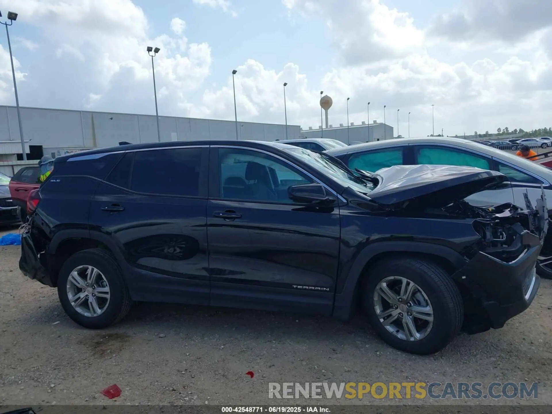 13 fotografías del automóvil dañado 3GKALMEG6RL364145 GMC TERRAIN 2024