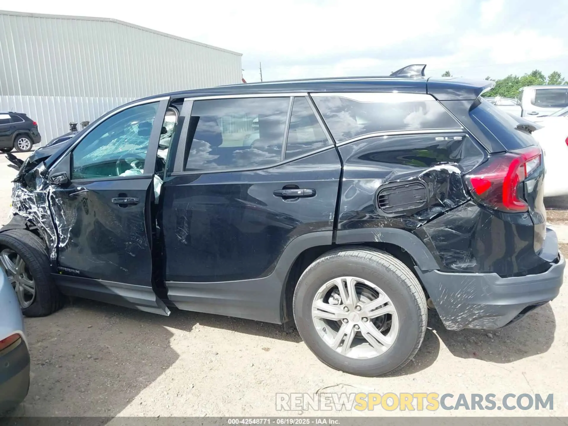 14 fotografías del automóvil dañado 3GKALMEG6RL364145 GMC TERRAIN 2024