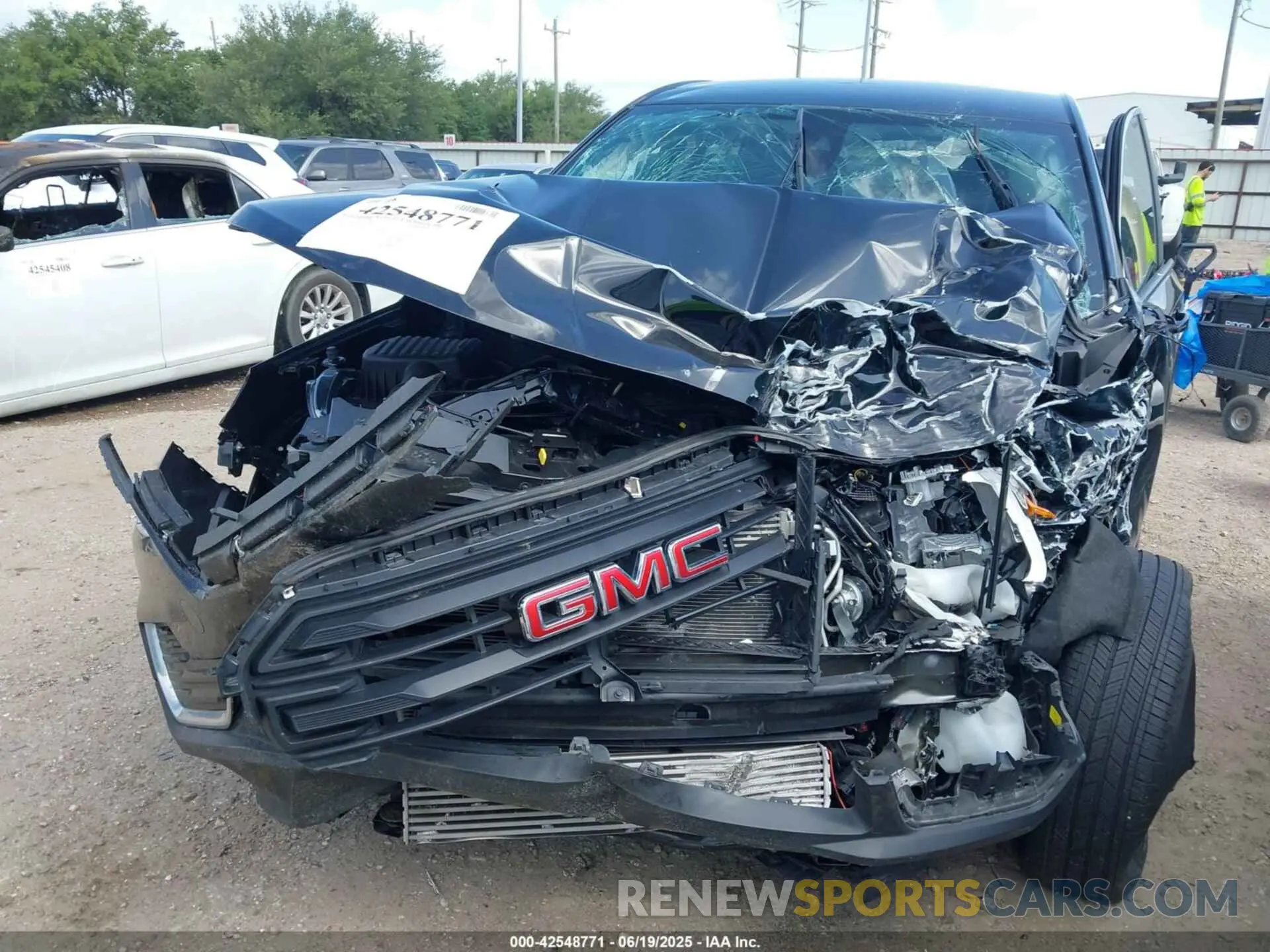 6 fotografías del automóvil dañado 3GKALMEG6RL364145 GMC TERRAIN 2024