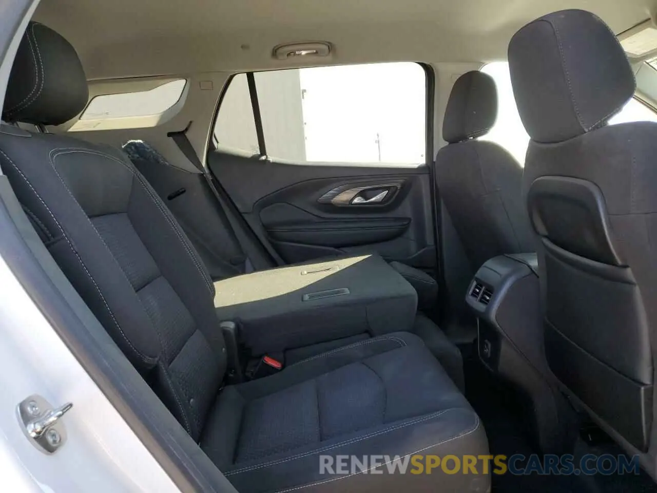 11 fotografías del automóvil dañado 3GKALMEG6RL368325 GMC TERRAIN 2024