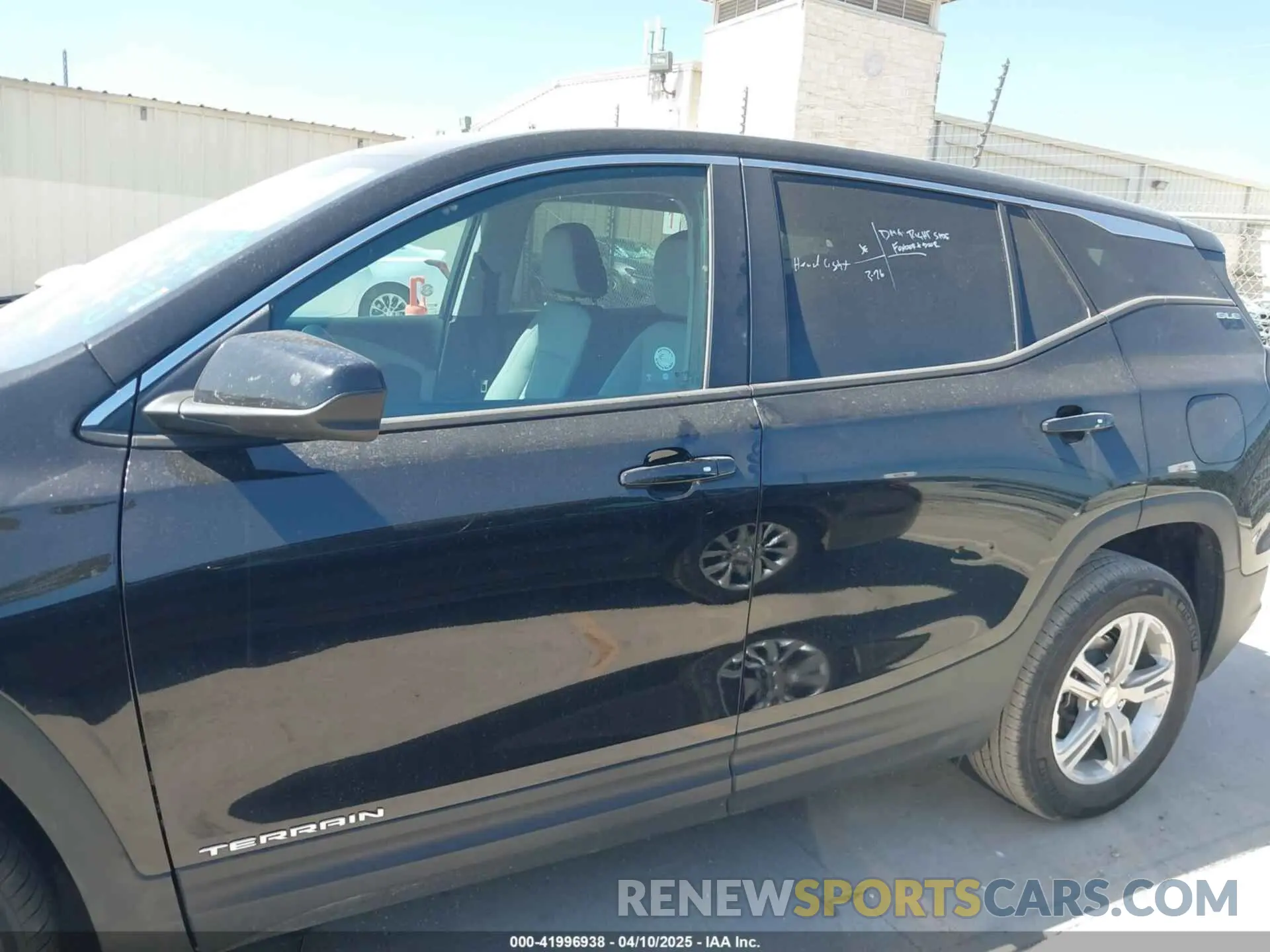 13 fotografías del automóvil dañado 3GKALMEG7RL231927 GMC TERRAIN 2024
