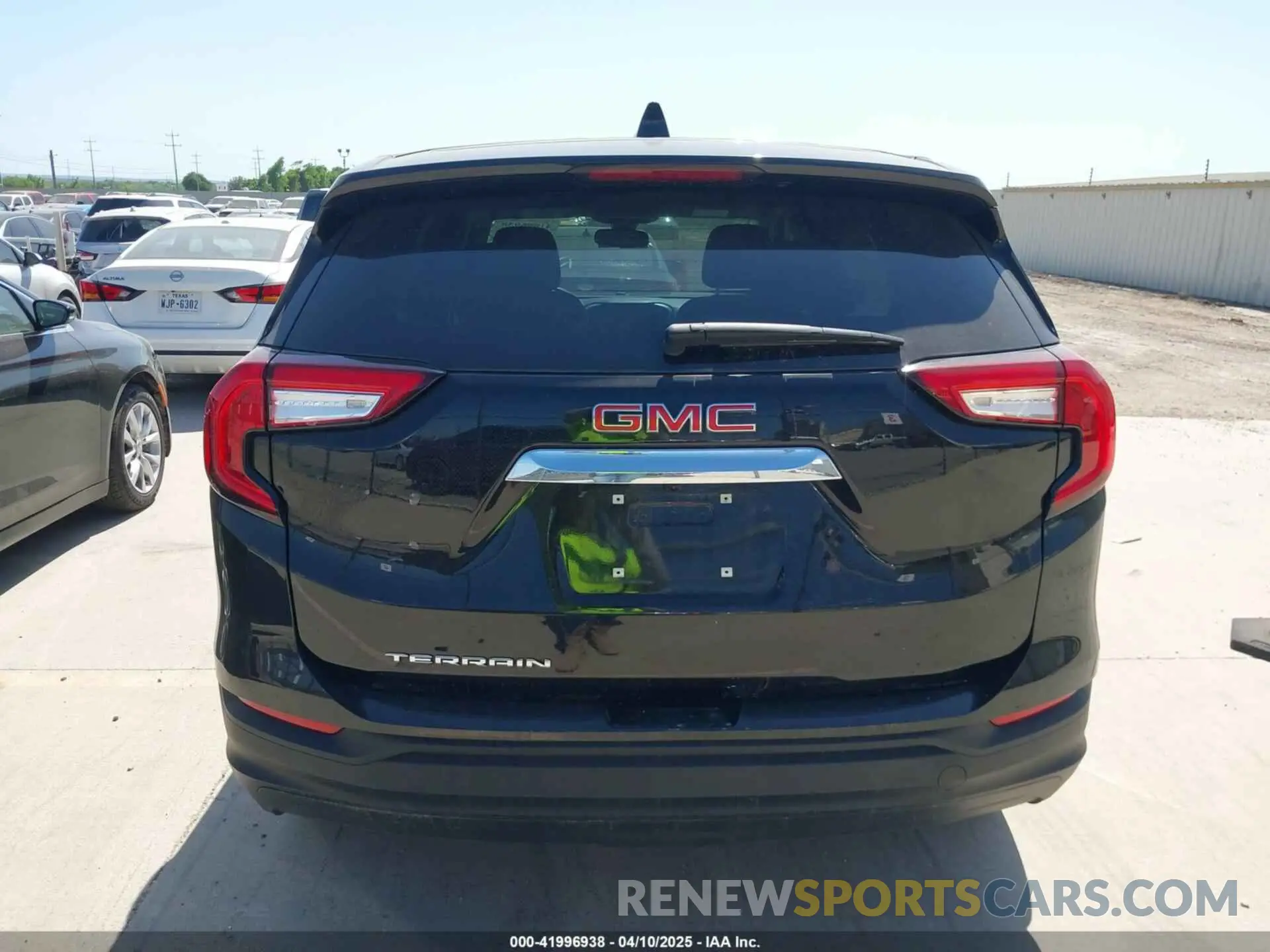 16 fotografías del automóvil dañado 3GKALMEG7RL231927 GMC TERRAIN 2024
