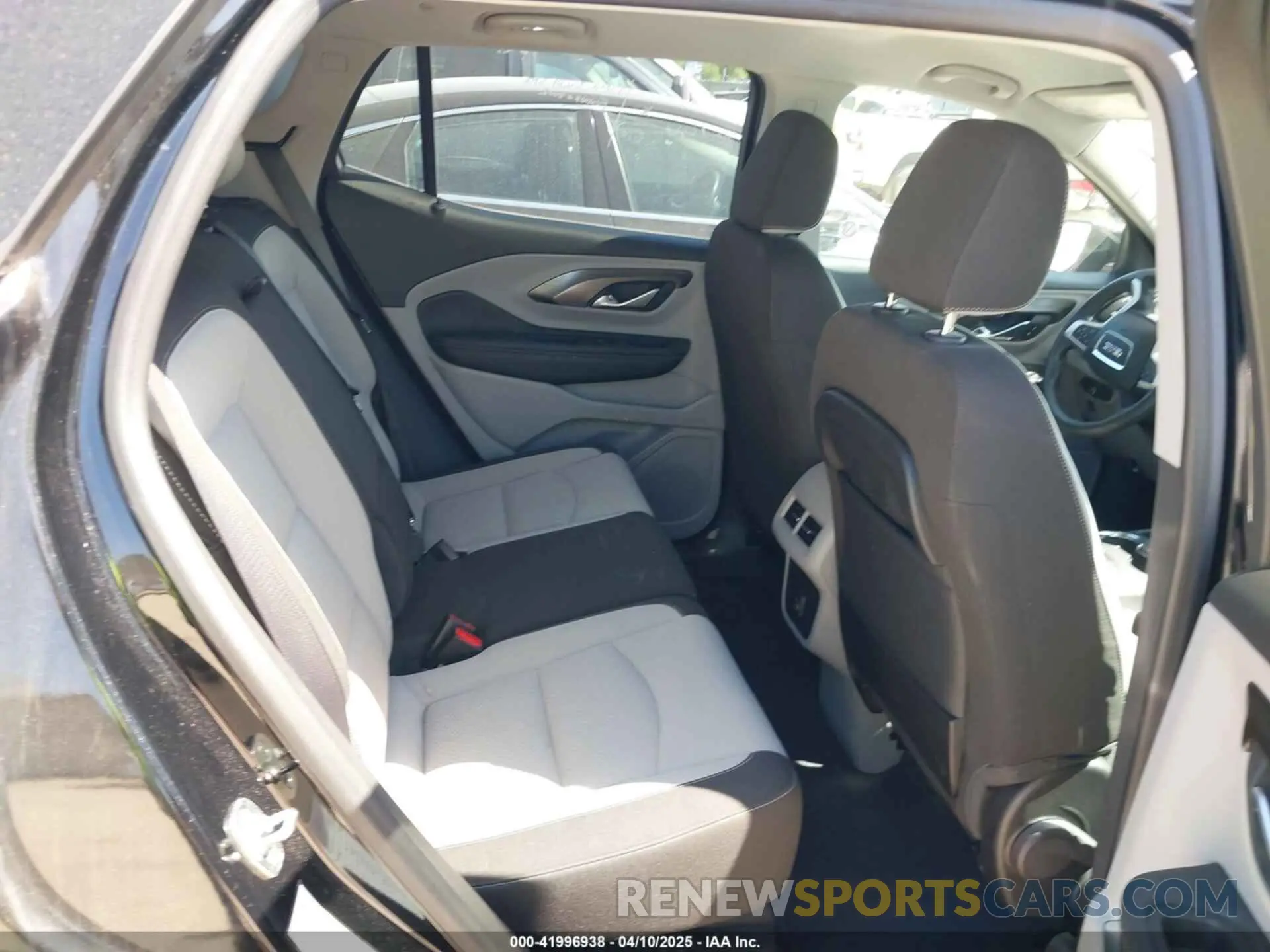 8 fotografías del automóvil dañado 3GKALMEG7RL231927 GMC TERRAIN 2024