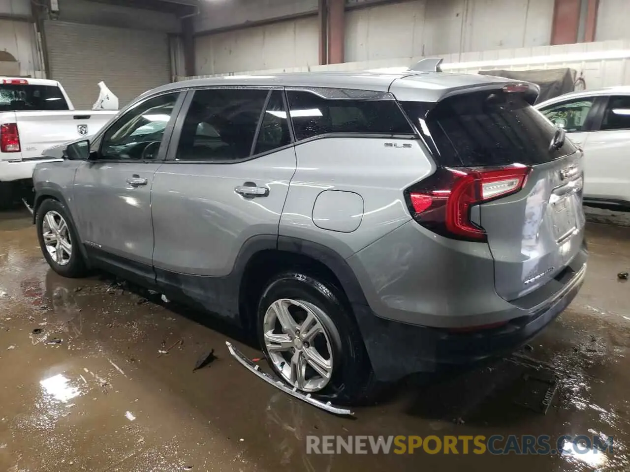2 fotografías del automóvil dañado 3GKALMEG7RL250879 GMC TERRAIN 2024