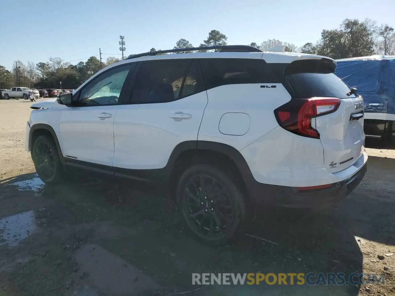2 fotografías del automóvil dañado 3GKALMEG9RL239155 GMC TERRAIN 2024