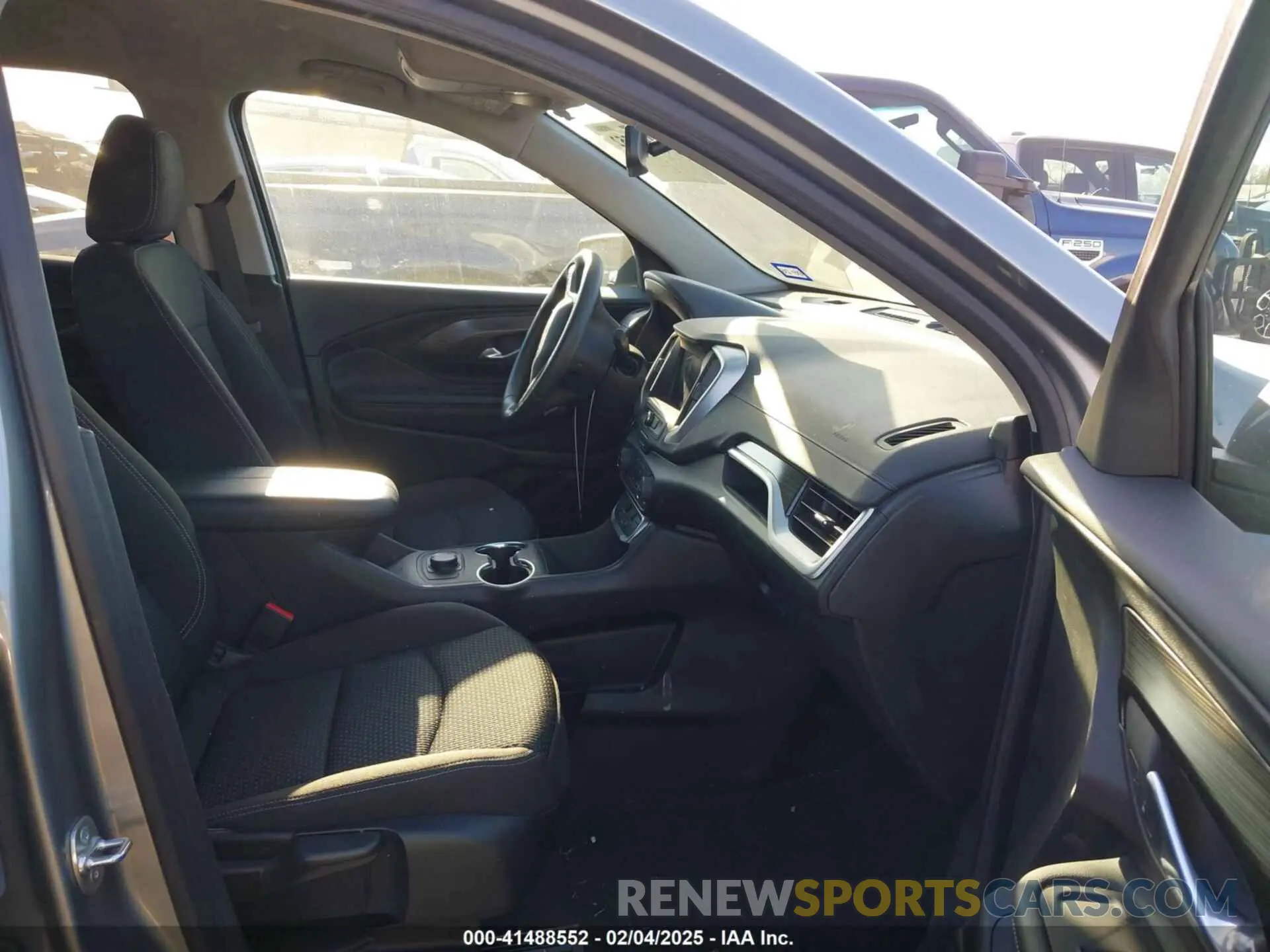 5 fotografías del automóvil dañado 3GKALMEG9RL305719 GMC TERRAIN 2024