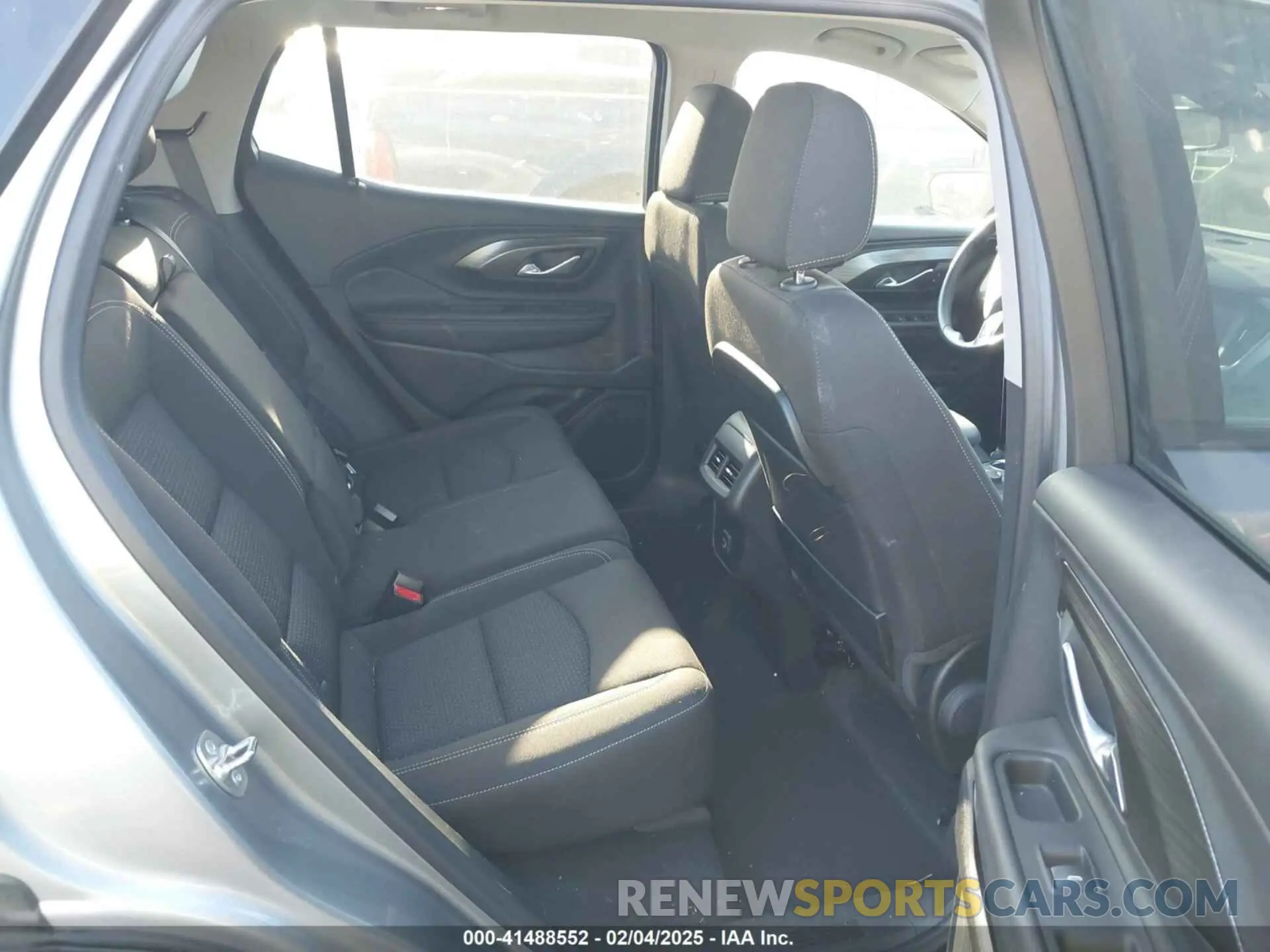 8 fotografías del automóvil dañado 3GKALMEG9RL305719 GMC TERRAIN 2024