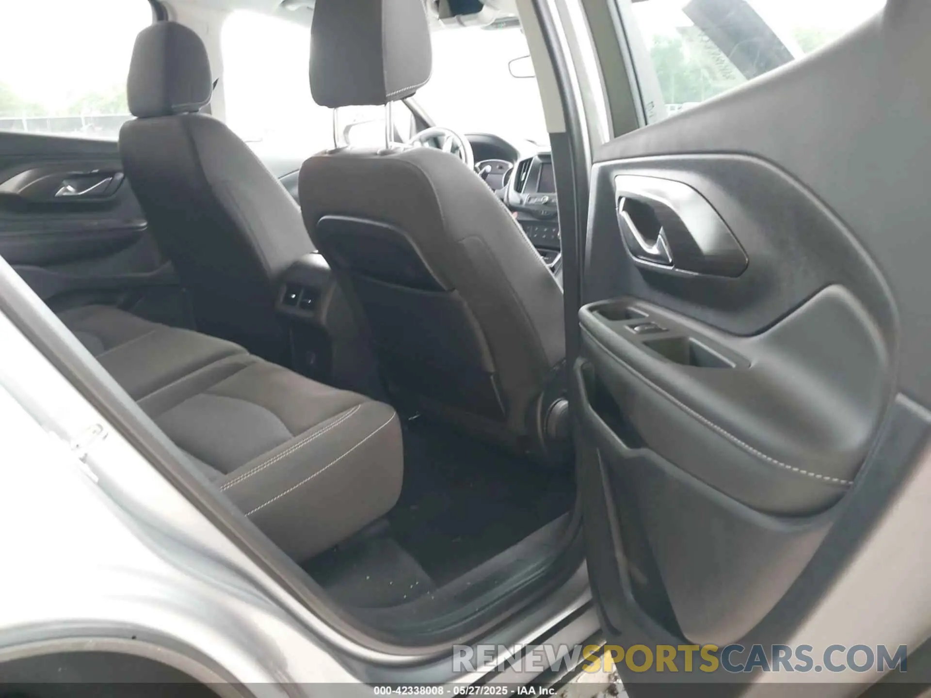8 fotografías del automóvil dañado 3GKALTEG7RL346411 GMC TERRAIN 2024