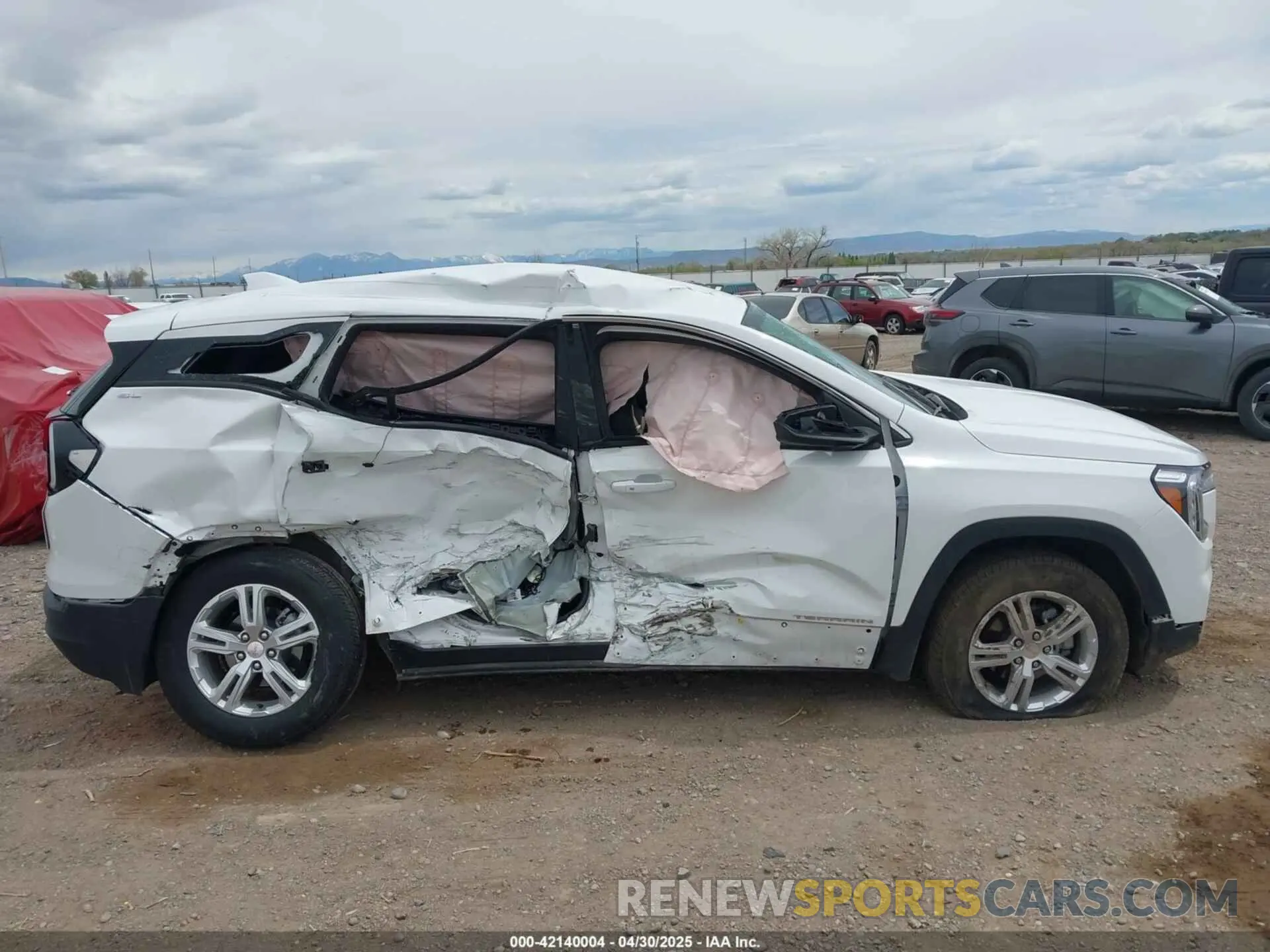 13 fotografías del automóvil dañado 3GKALTEG9RL372217 GMC TERRAIN 2024