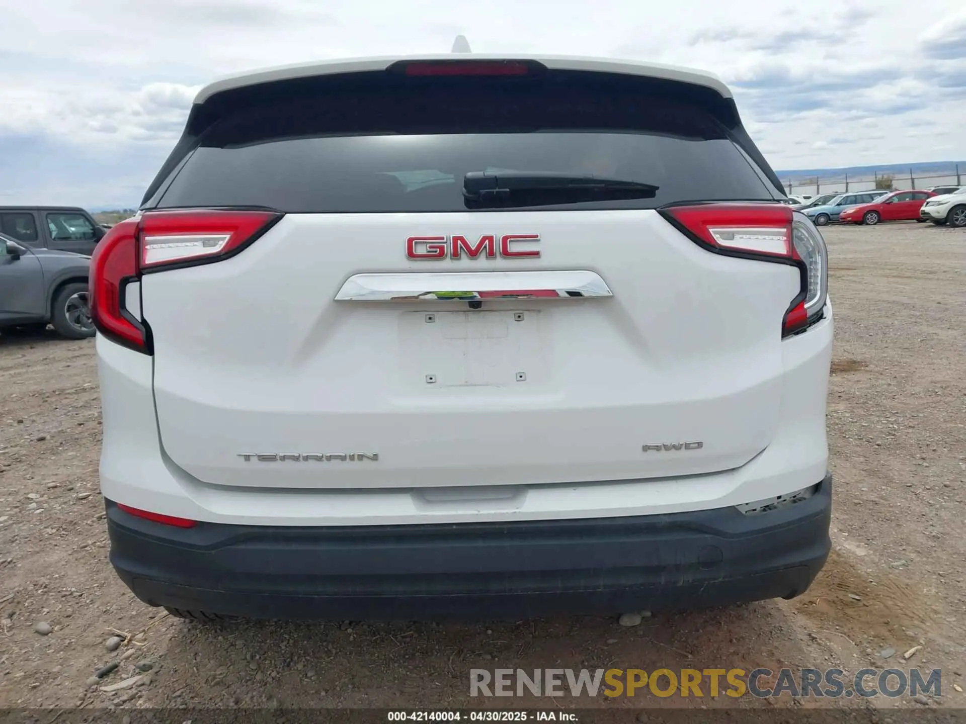 16 fotografías del automóvil dañado 3GKALTEG9RL372217 GMC TERRAIN 2024