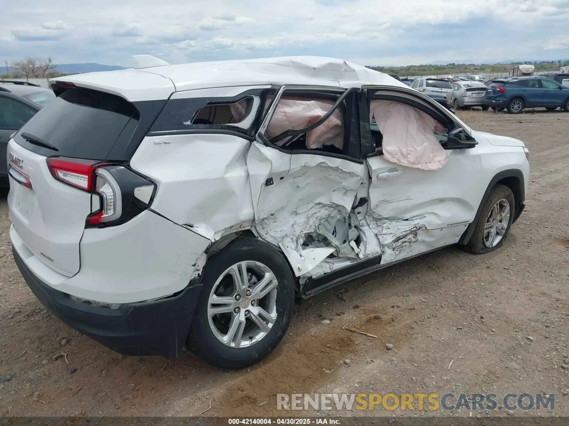 4 fotografías del automóvil dañado 3GKALTEG9RL372217 GMC TERRAIN 2024