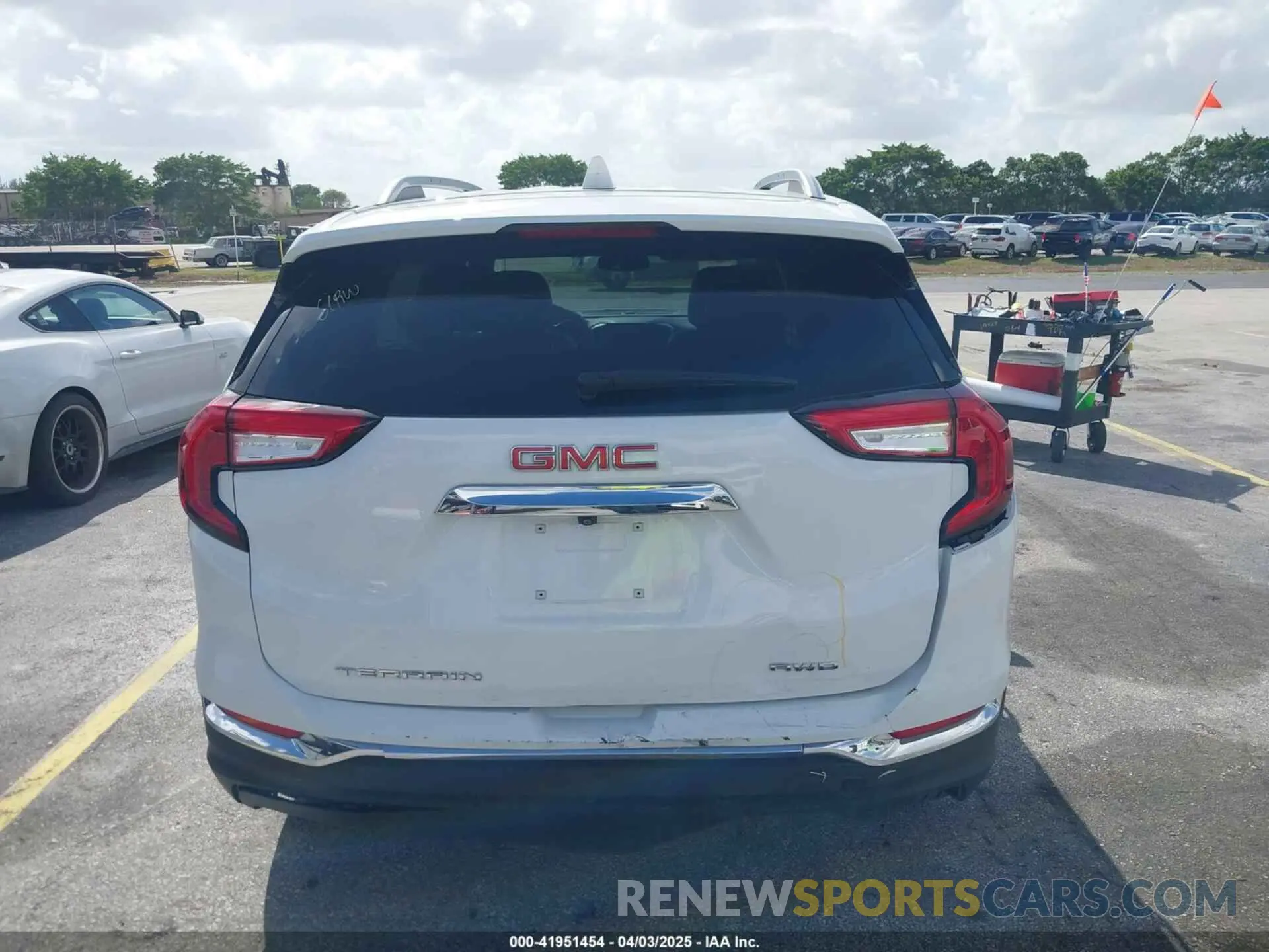 16 fotografías del automóvil dañado 3GKALVEG2RL279907 GMC TERRAIN 2024