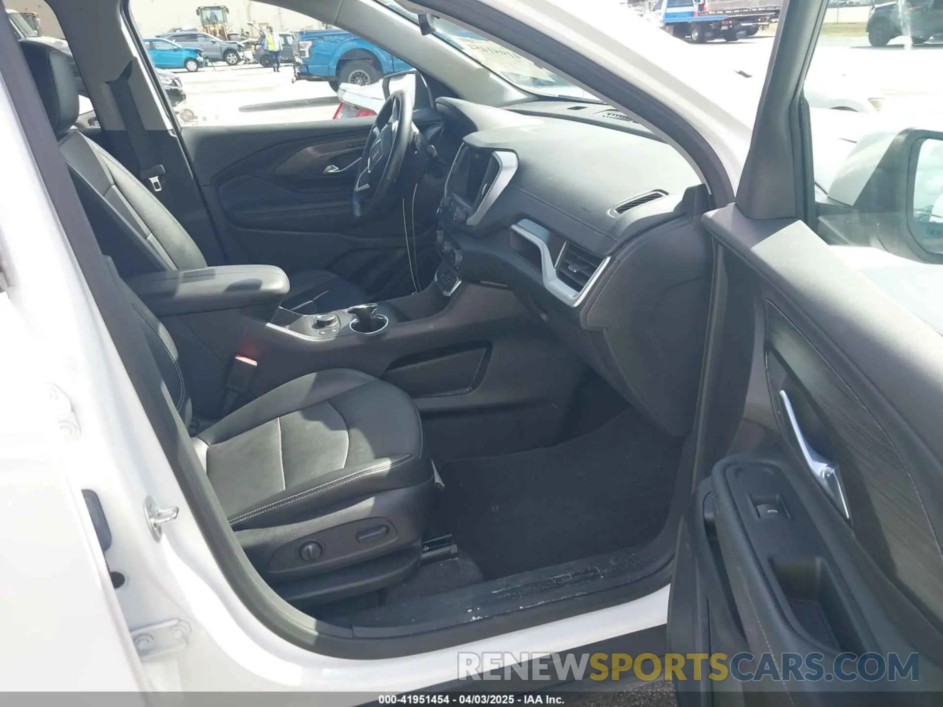 5 fotografías del automóvil dañado 3GKALVEG2RL279907 GMC TERRAIN 2024