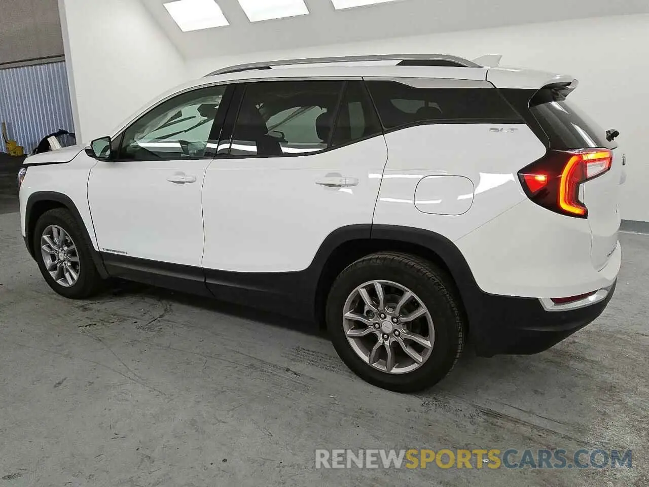 2 fotografías del automóvil dañado 3GKALVEG5RL326685 GMC TERRAIN 2024