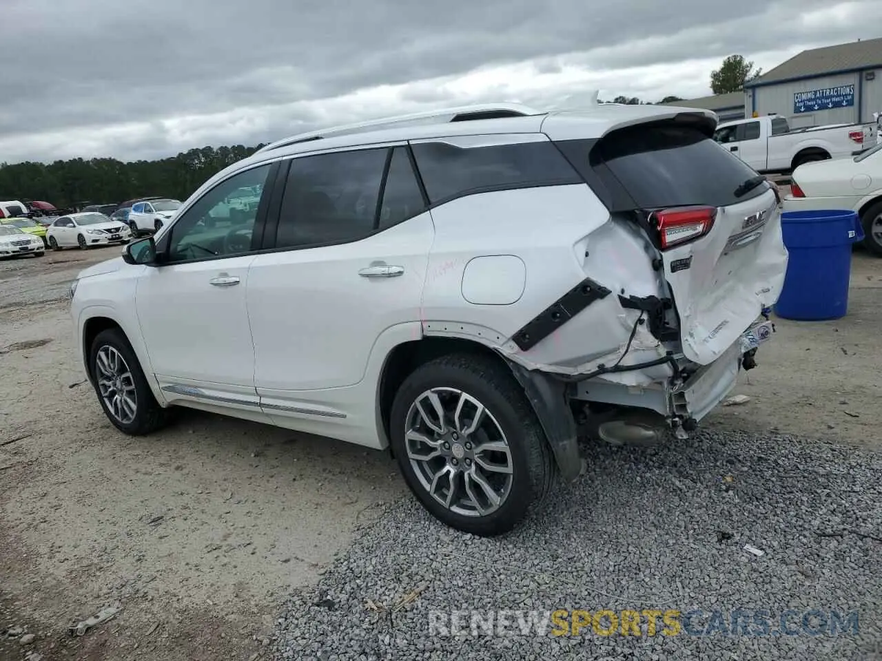 2 fotografías del automóvil dañado 3GKALXEG2RL383356 GMC TERRAIN 2024