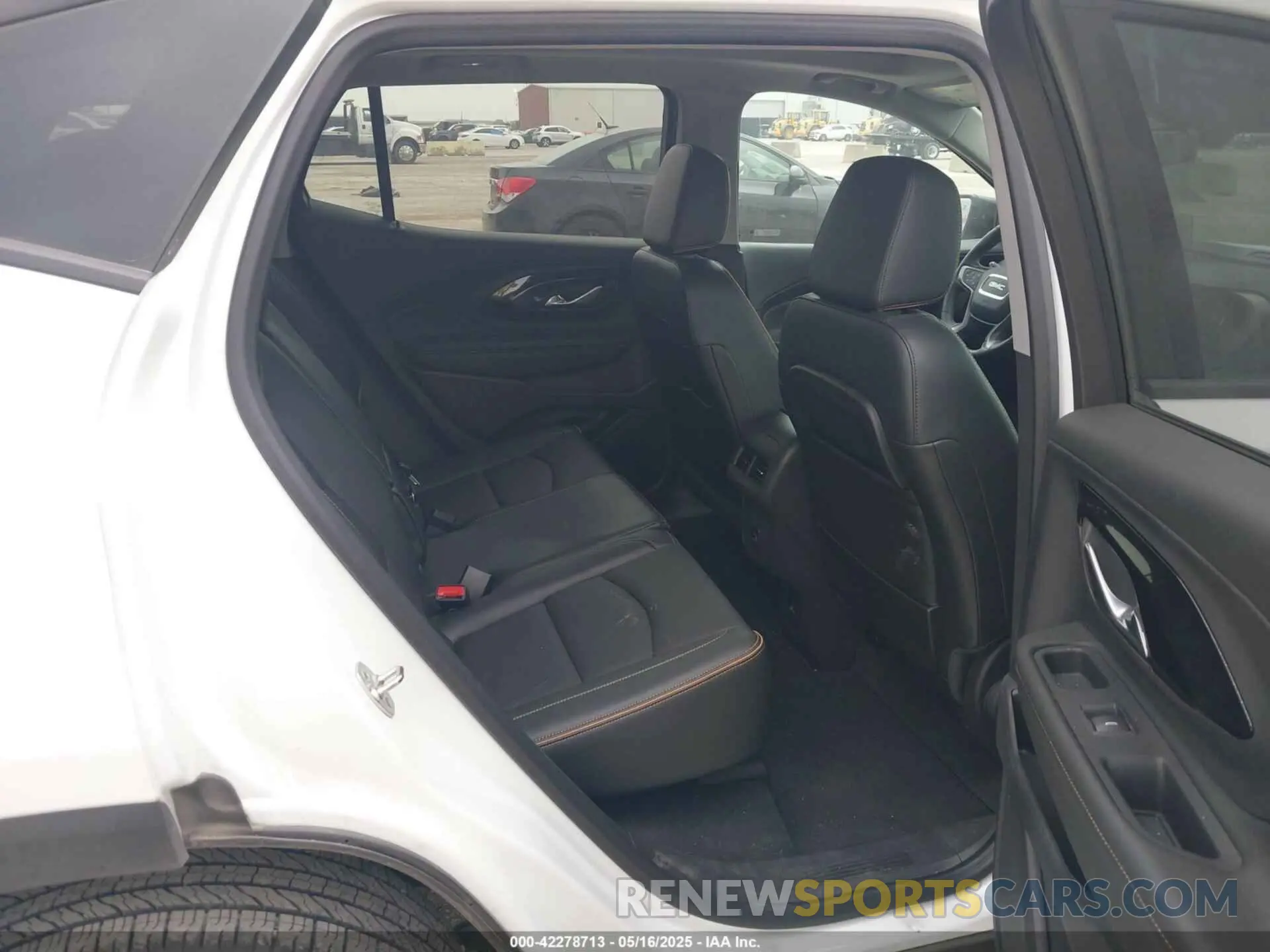 8 fotografías del automóvil dañado 3GKALYEG6RL311758 GMC TERRAIN 2024