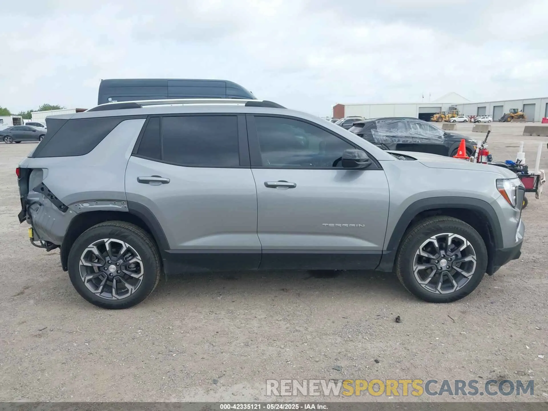 14 fotografías del automóvil dañado 3GKALUEG6SL215921 GMC TERRAIN 2025