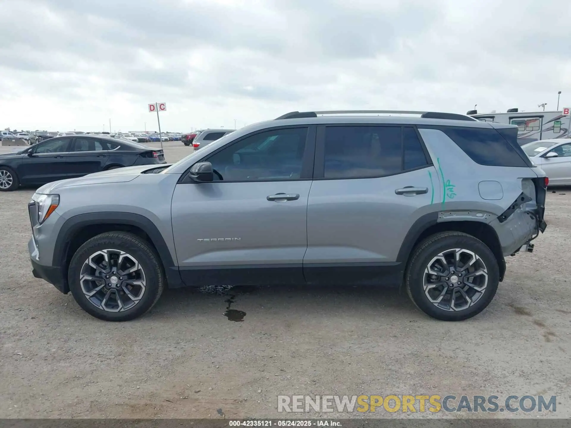 15 fotografías del automóvil dañado 3GKALUEG6SL215921 GMC TERRAIN 2025