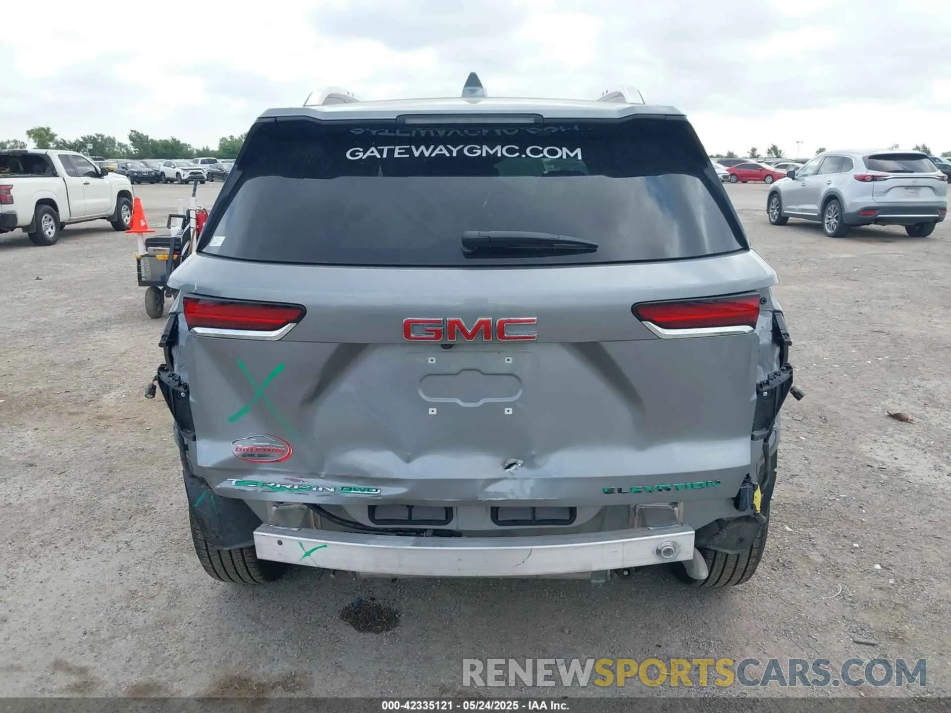 17 fotografías del automóvil dañado 3GKALUEG6SL215921 GMC TERRAIN 2025