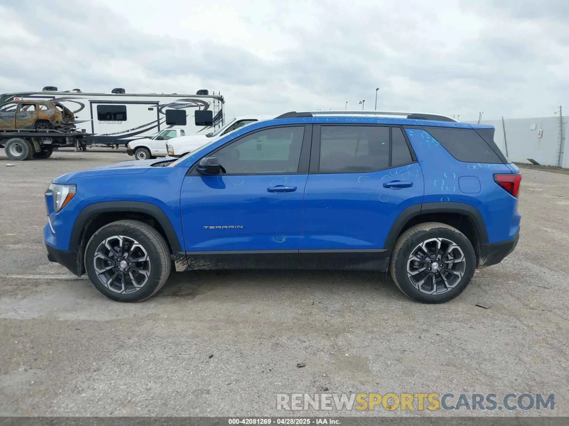 14 fotografías del automóvil dañado 3GKALUEG8SL205195 GMC TERRAIN 2025