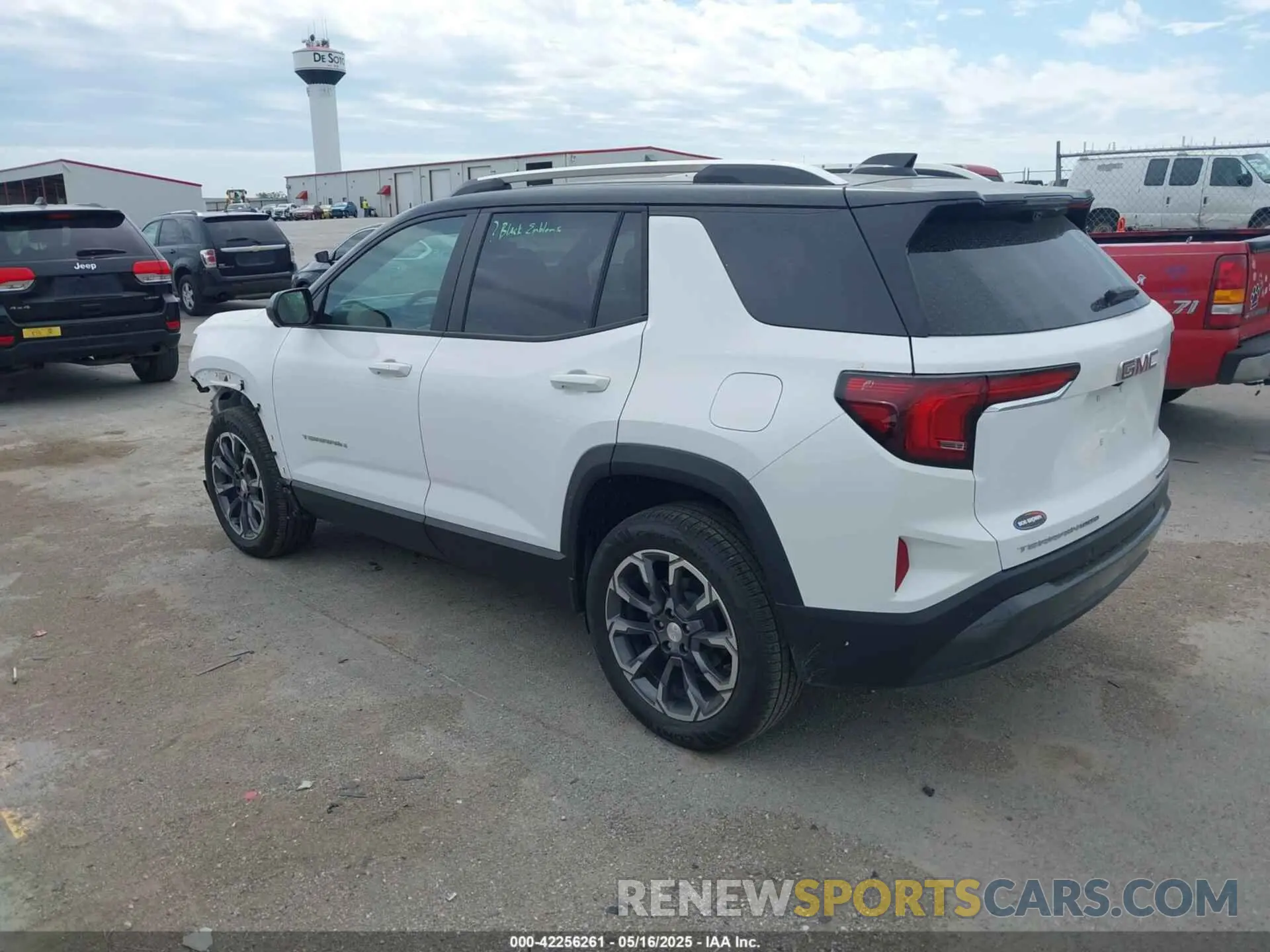 3 fotografías del automóvil dañado 3GKALUEG8SL300808 GMC TERRAIN 2025