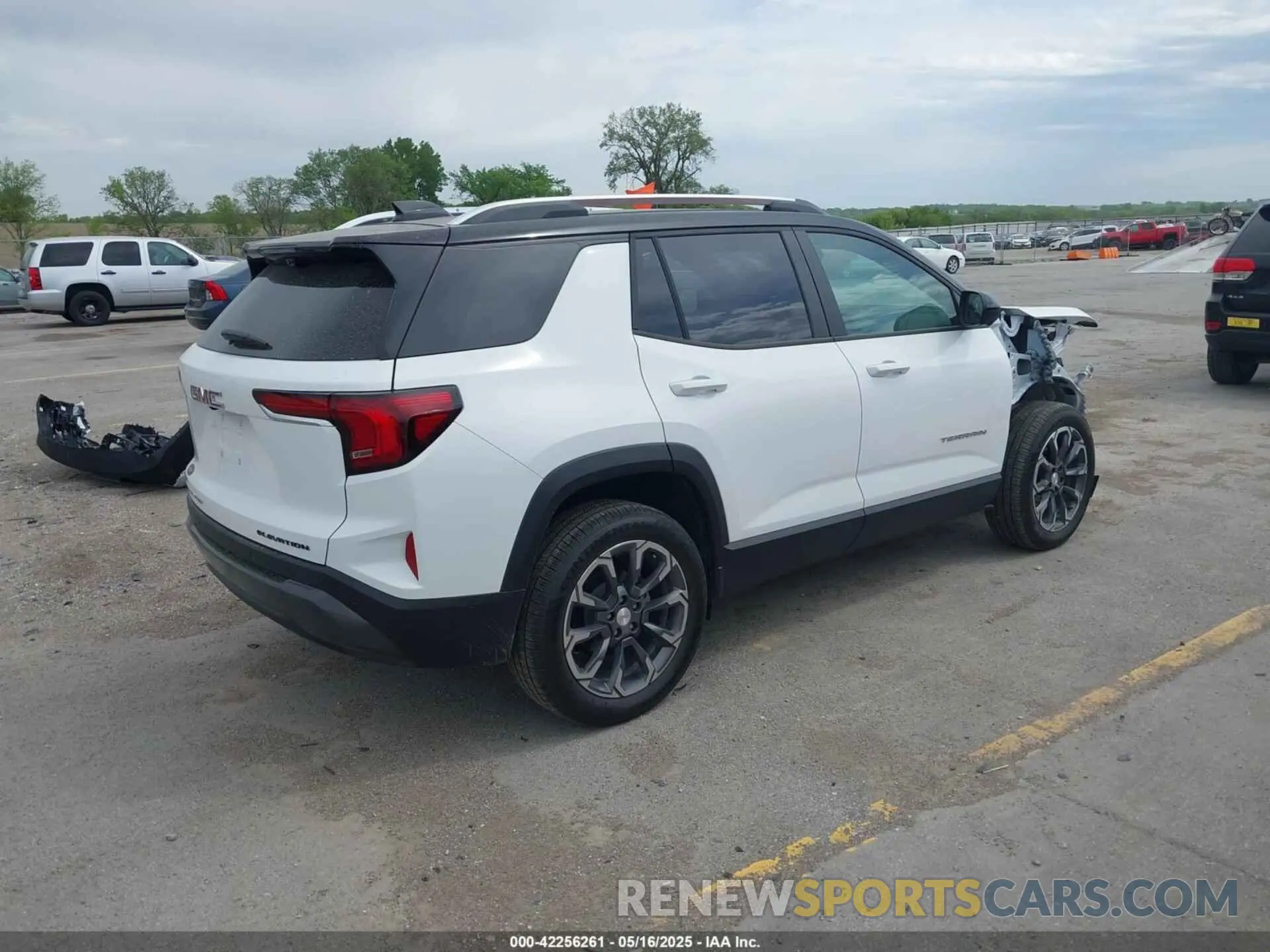 4 fotografías del automóvil dañado 3GKALUEG8SL300808 GMC TERRAIN 2025