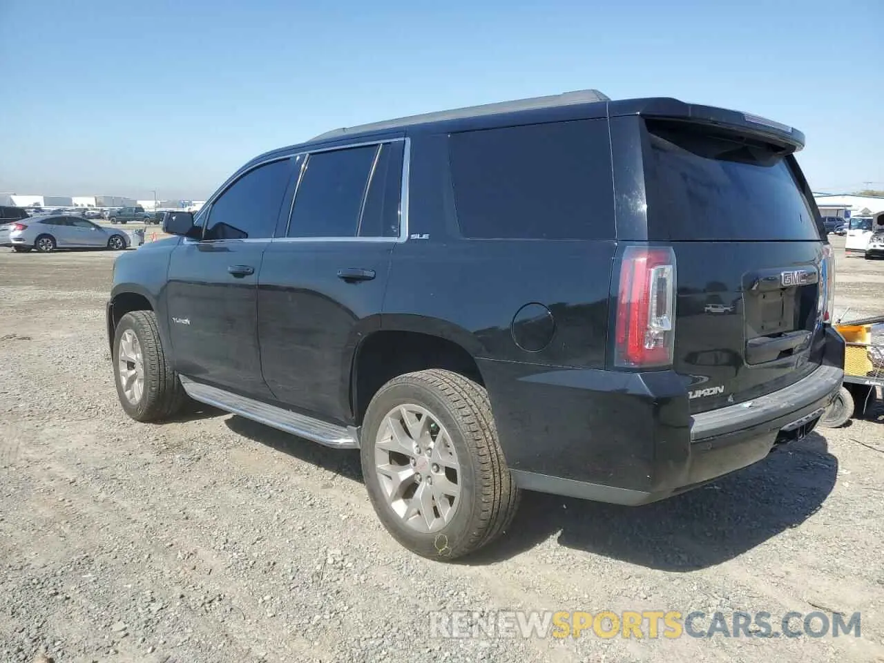 2 fotografías del automóvil dañado 1GKS1AKC9KR166202 GMC YUKON 2019