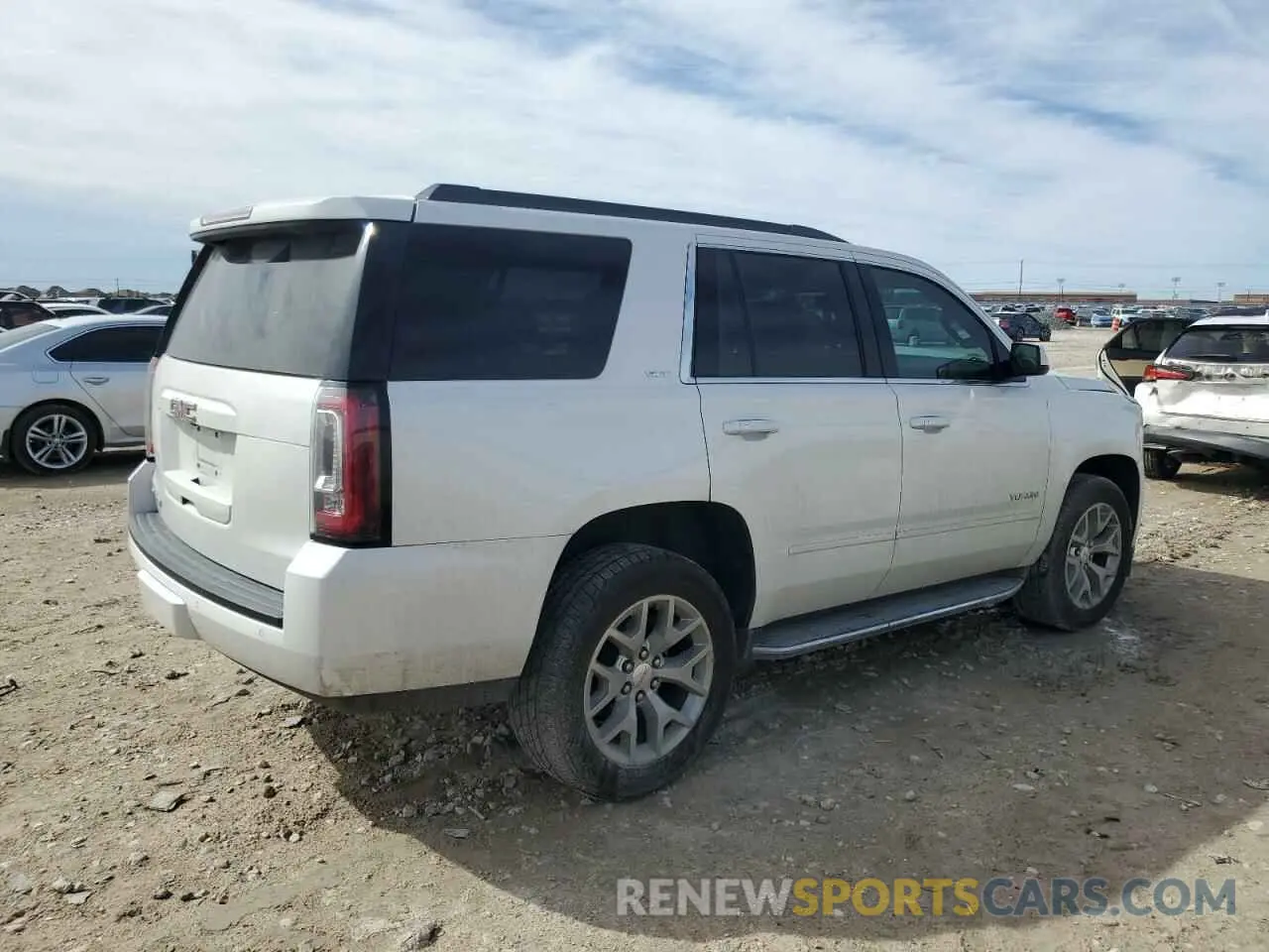 3 fotografías del automóvil dañado 1GKS1BKC5KR329417 GMC YUKON 2019