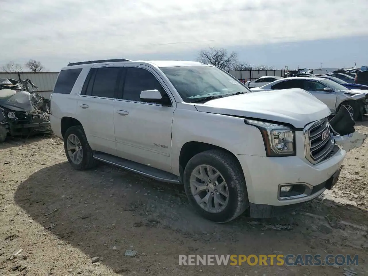 4 fotografías del automóvil dañado 1GKS1BKC5KR329417 GMC YUKON 2019