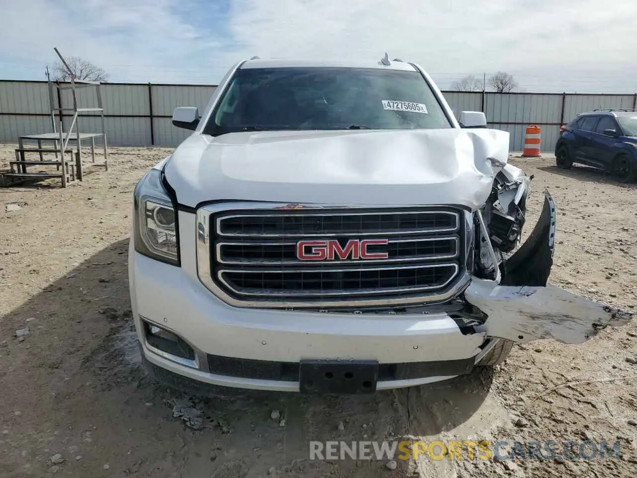 5 fotografías del automóvil dañado 1GKS1BKC5KR329417 GMC YUKON 2019
