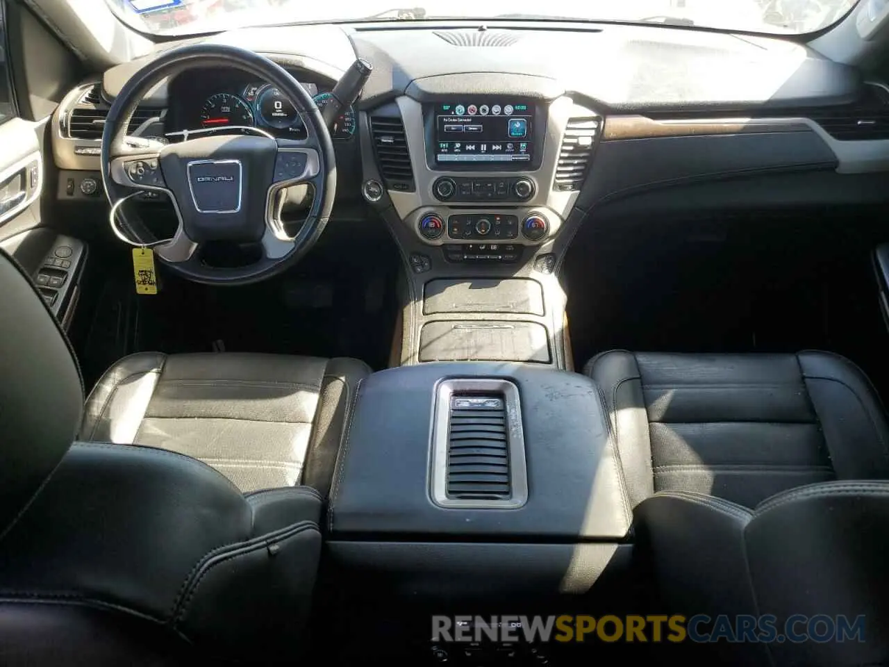 8 fotografías del automóvil dañado 1GKS1CKJ3KR341649 GMC YUKON 2019