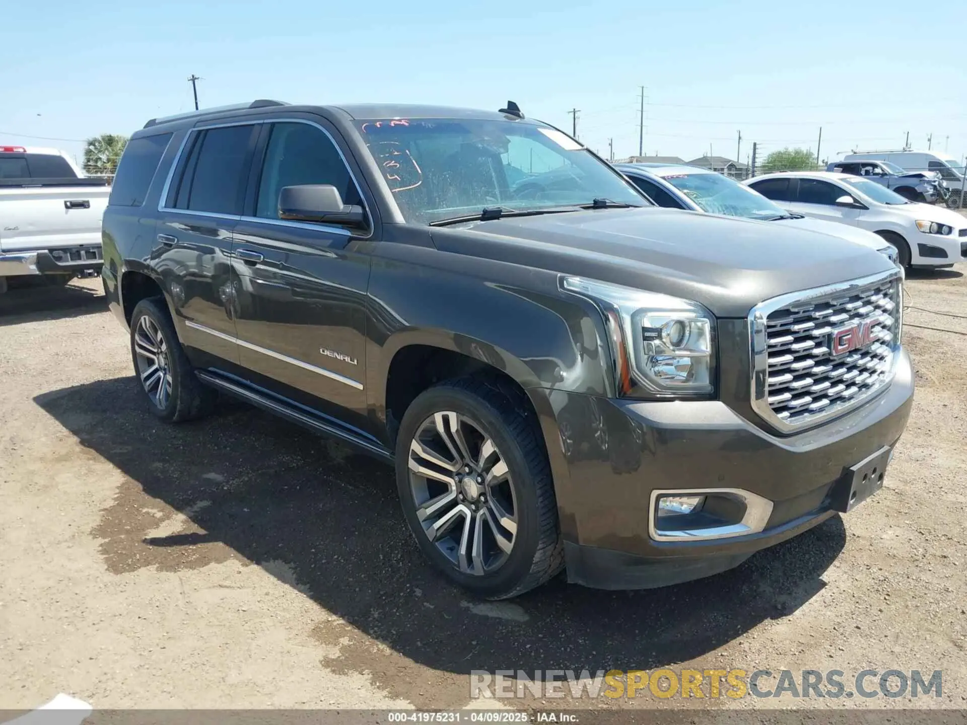 1 fotografías del automóvil dañado 1GKS1CKJ3KR387241 GMC YUKON 2019