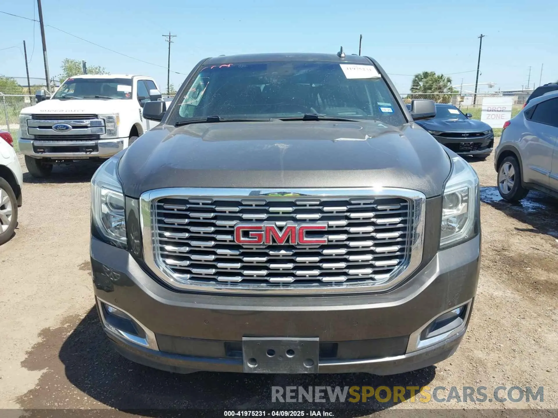 6 fotografías del automóvil dañado 1GKS1CKJ3KR387241 GMC YUKON 2019