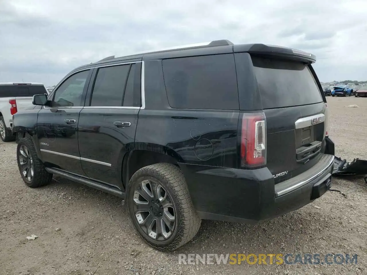 2 fotografías del automóvil dañado 1GKS1CKJ8KR349844 GMC YUKON 2019