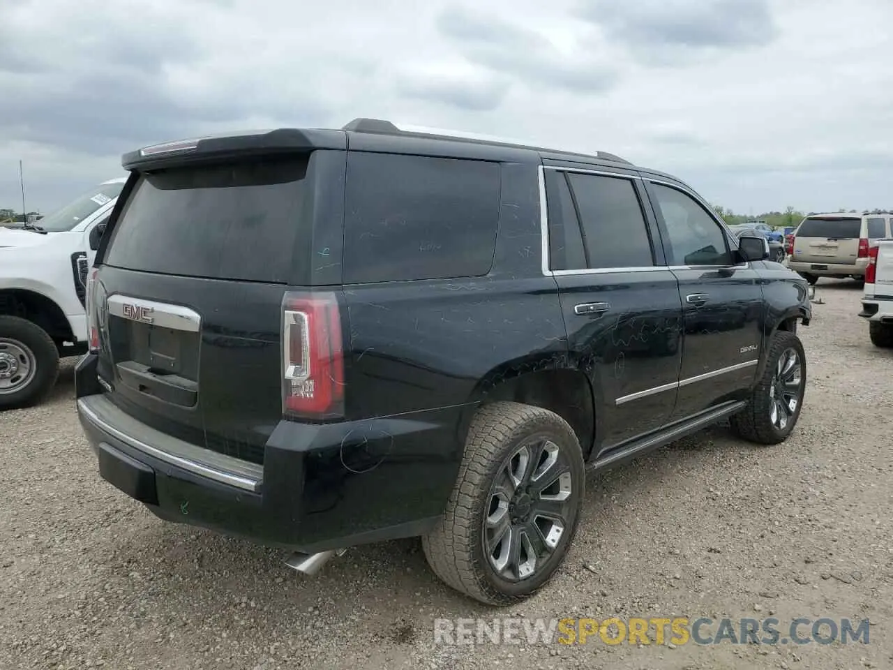 3 fotografías del automóvil dañado 1GKS1CKJ8KR349844 GMC YUKON 2019
