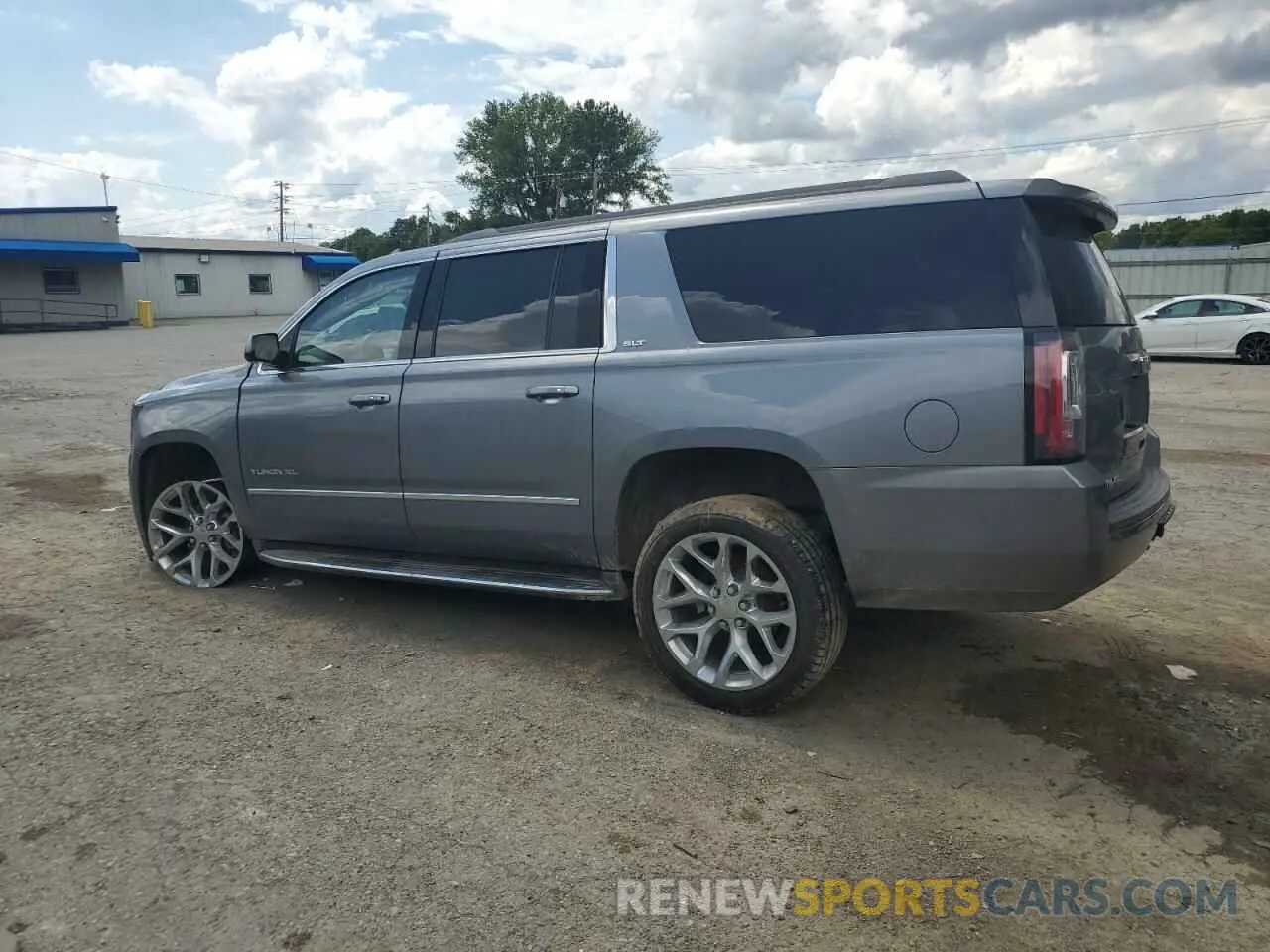2 fotografías del automóvil dañado 1GKS1GKC0KR325305 GMC YUKON 2019